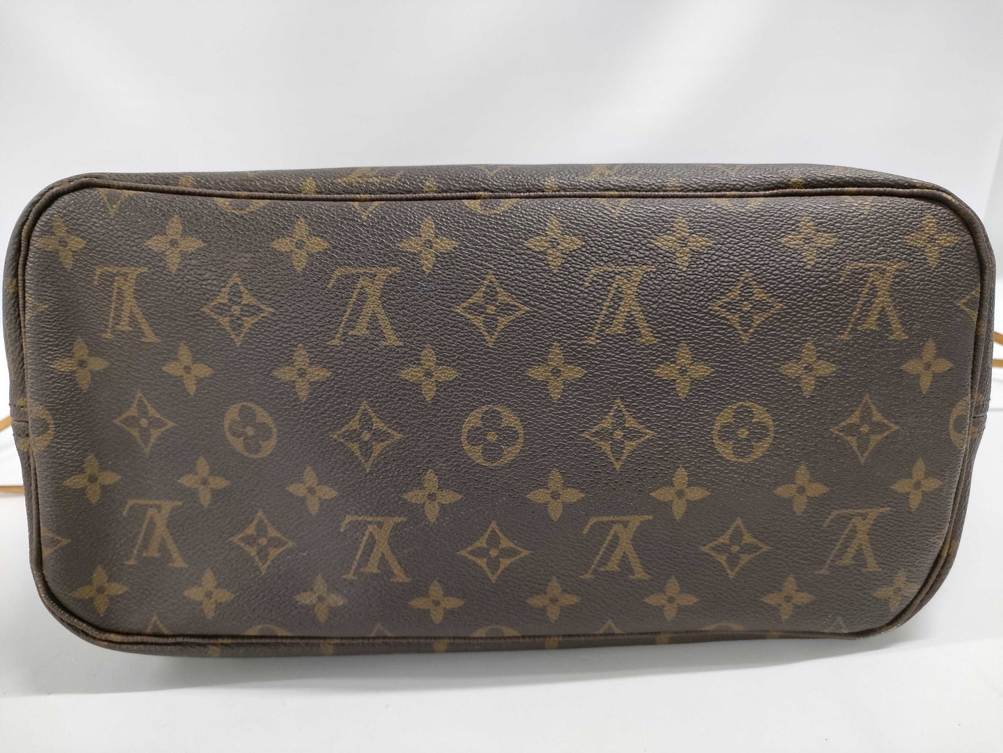 LOUIS VUITTON Monogram Neverfull MM Tote Bag