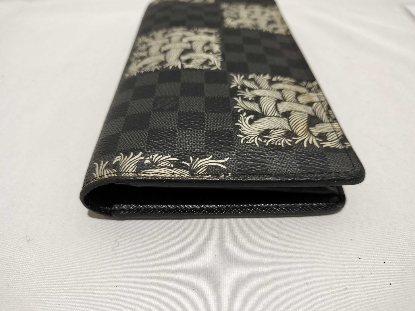 LOUIS VUITTON Damier Graphite Christopher Nemeth Collaboration Portefeuille Brazza N61211 Wallet