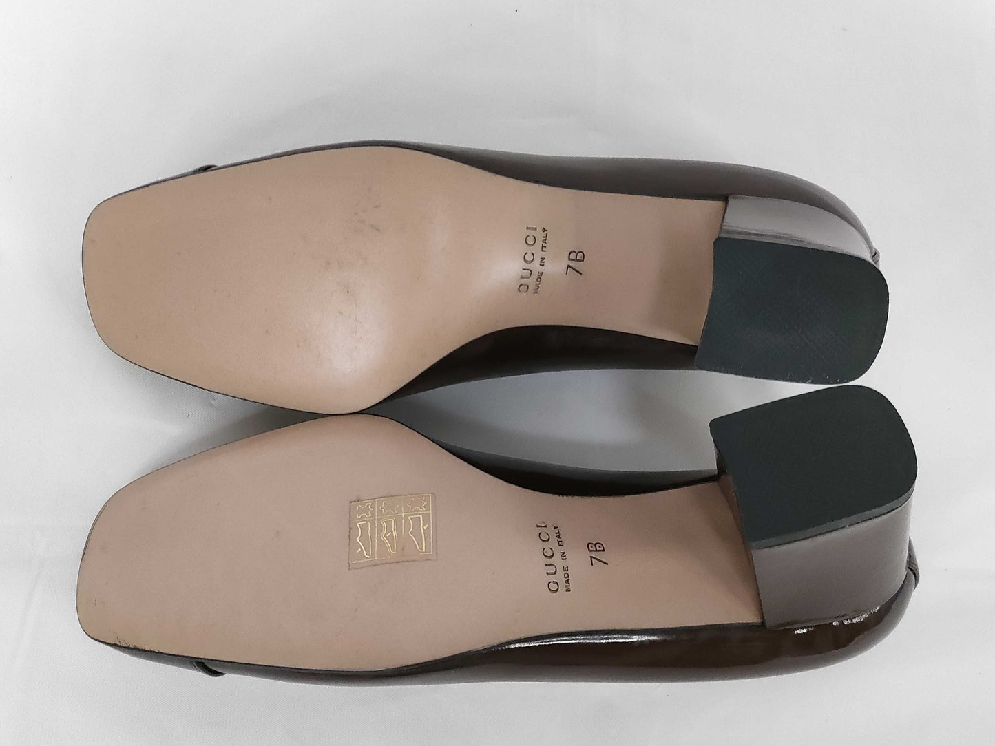 GUCCI Enamel Bit Metal Fittings 101 2292 7B Pumps