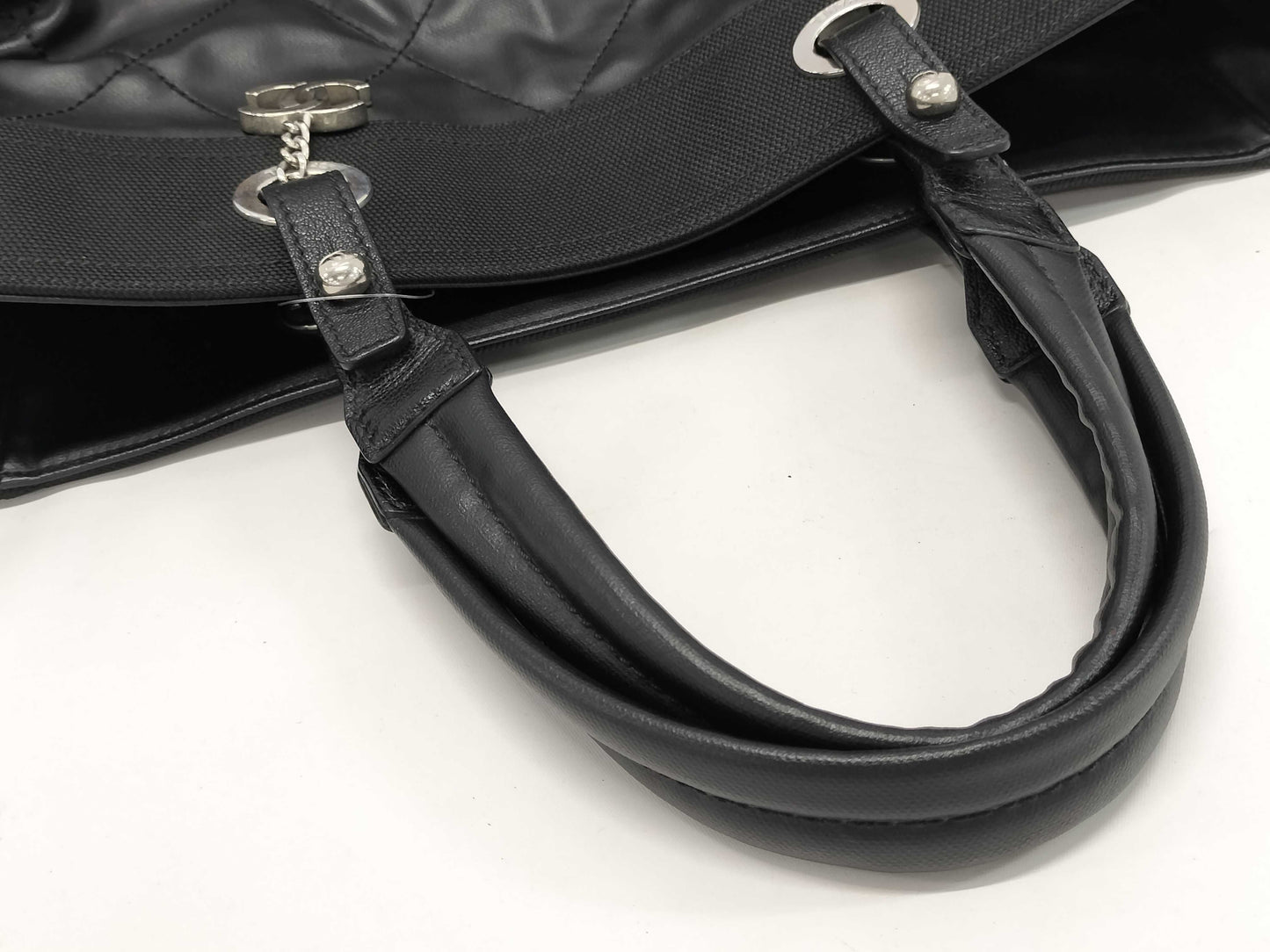 CHANEL Paris Biarritz MM 13601857 Tote Bag