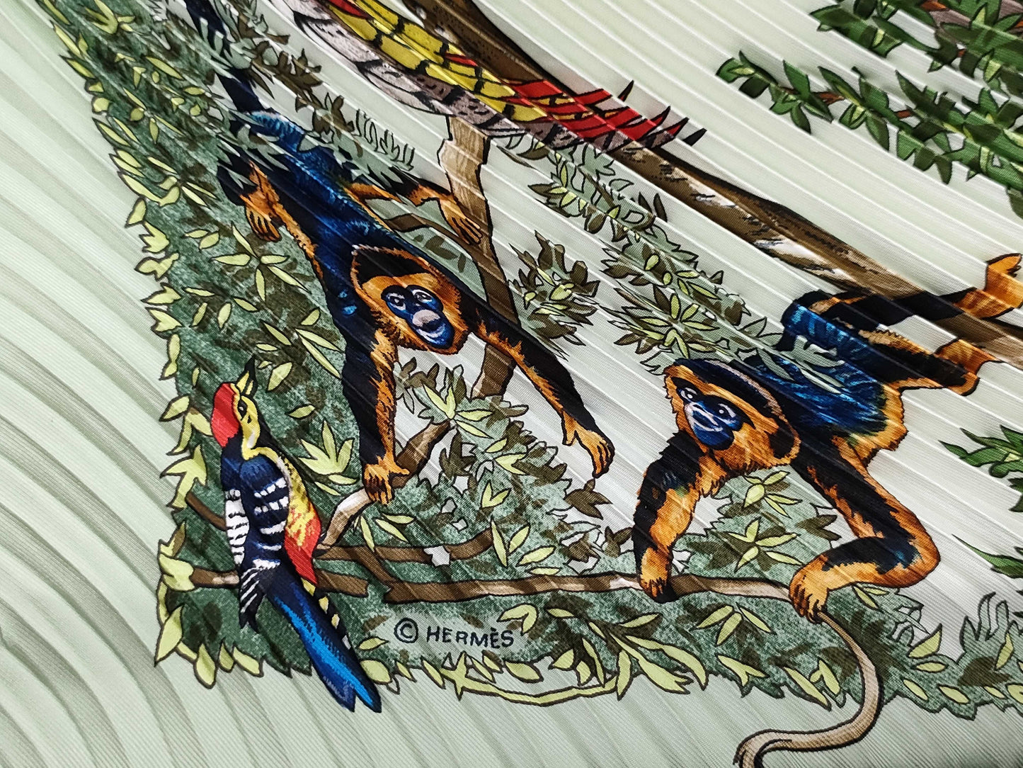 HERMES Pleated Carre Green Scarf