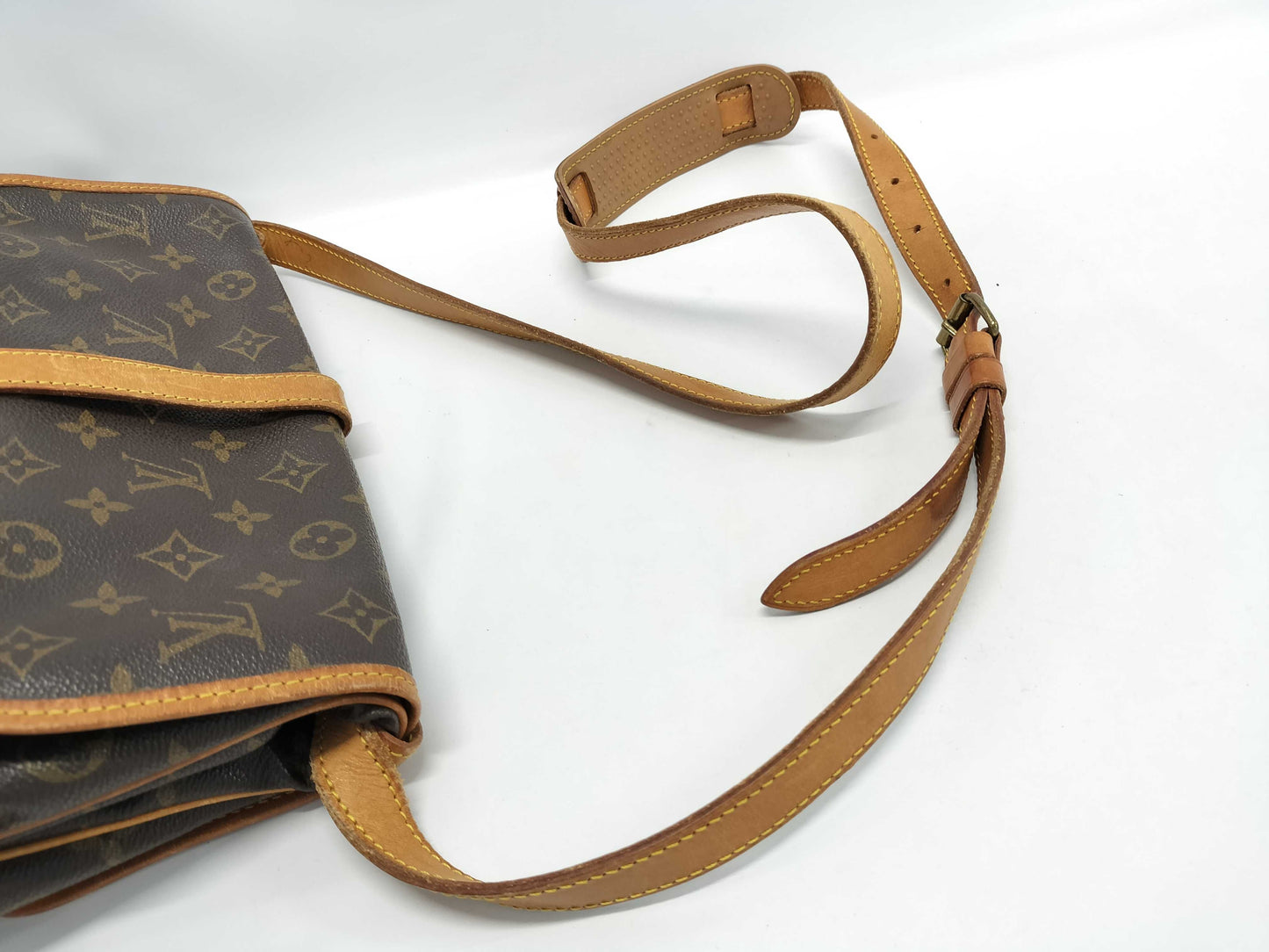 LOUIS VUITTON Monogram M42256 Saumur 30 Shoulder Bag