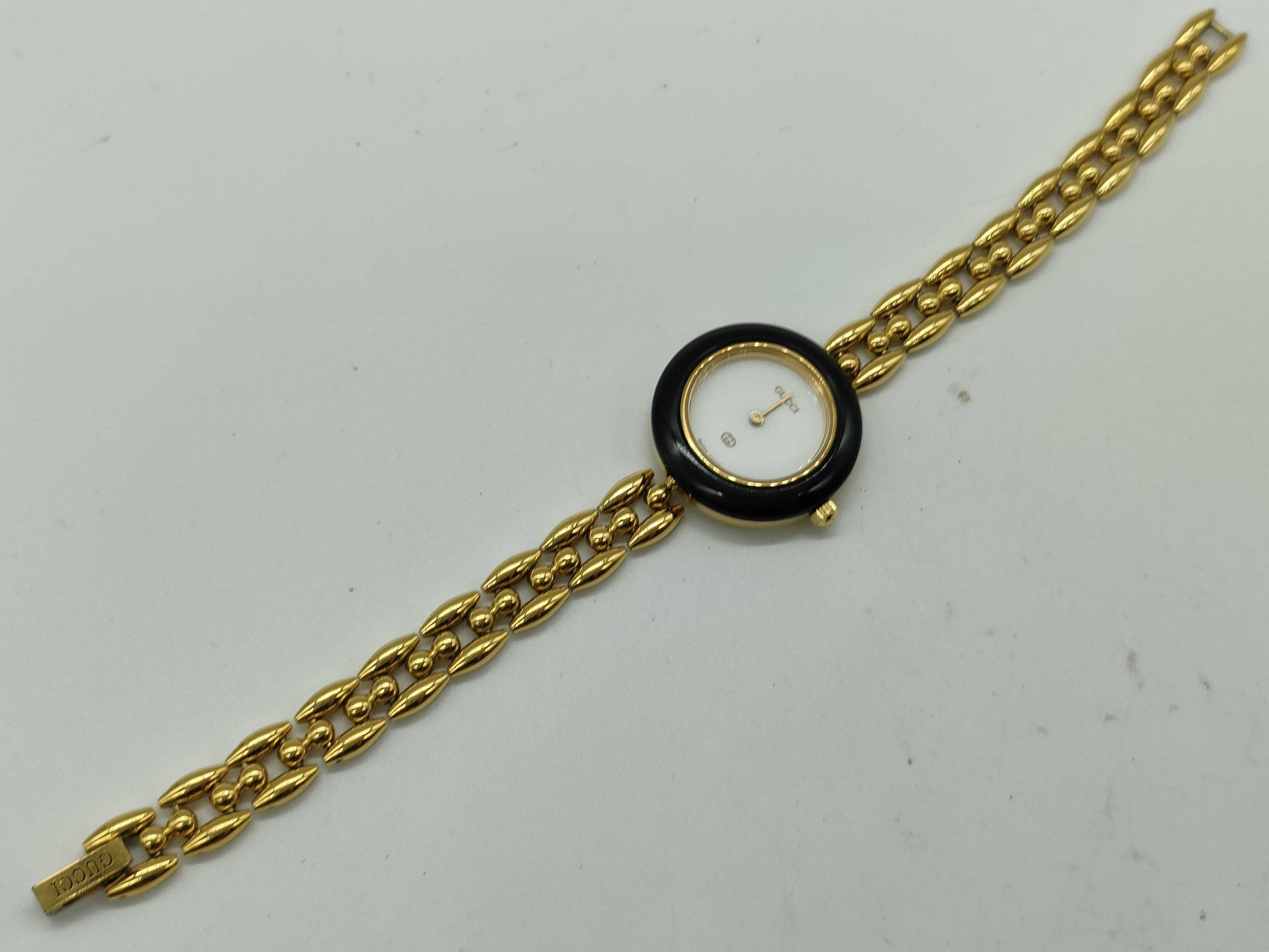 GUCCI 1100-L Change Bezel Chain Strap Women's Watch