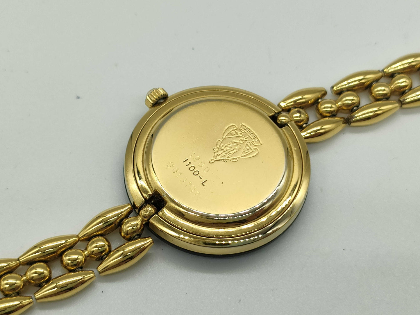 GUCCI 1100-L Change Bezel Chain Strap Women's Watch