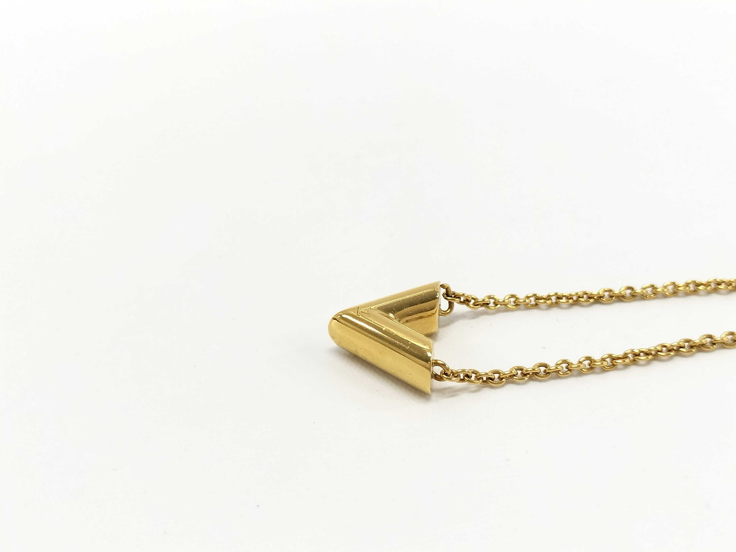 LOUIS VUITTON Essential Necklace Necklace
