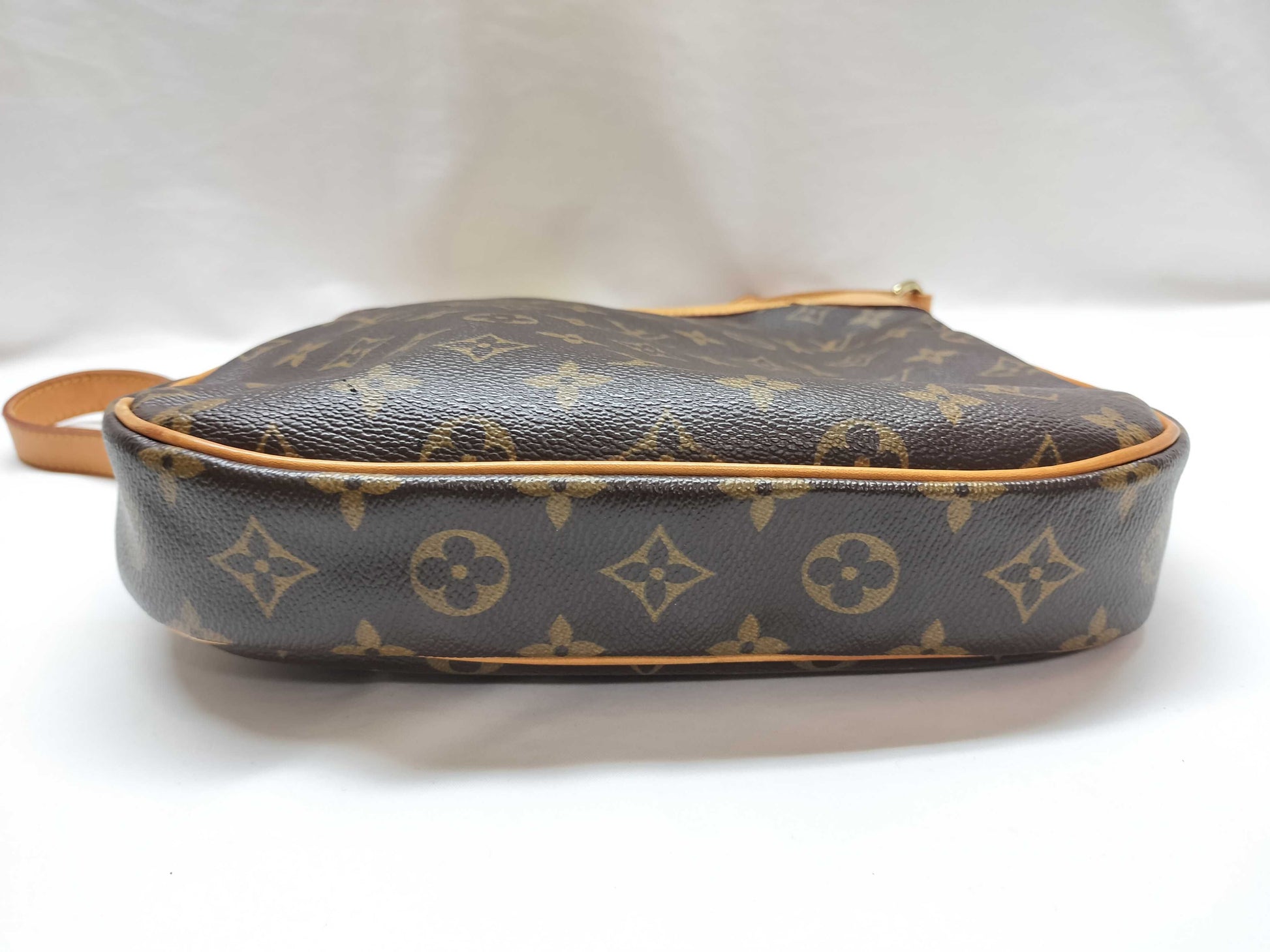 LOUIS VUITTON Monogram M56389 Odeon MM Shoulder Bag
