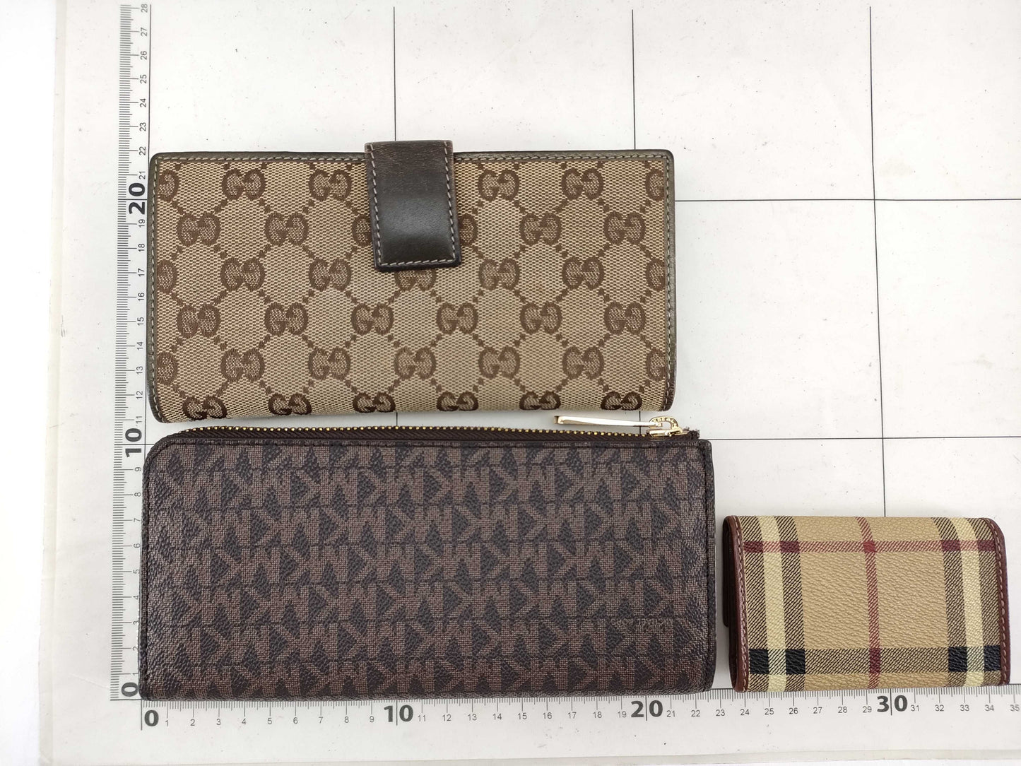 GUCCI GG Canvas Burberry/Michael Kors Wallet Accessory Set Wallet