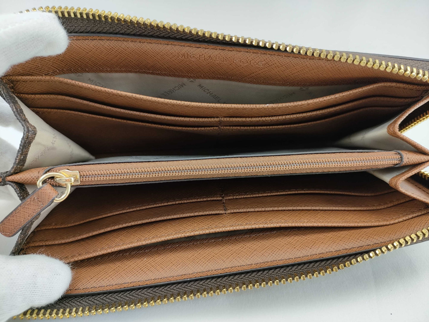 GUCCI GG Canvas Burberry/Michael Kors Wallet Accessory Set Wallet