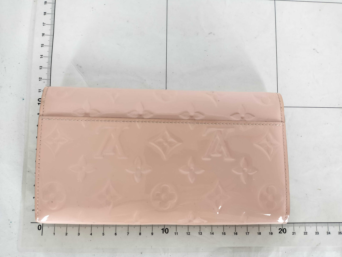 LOUIS VUITTON Vernis Pink Wallet