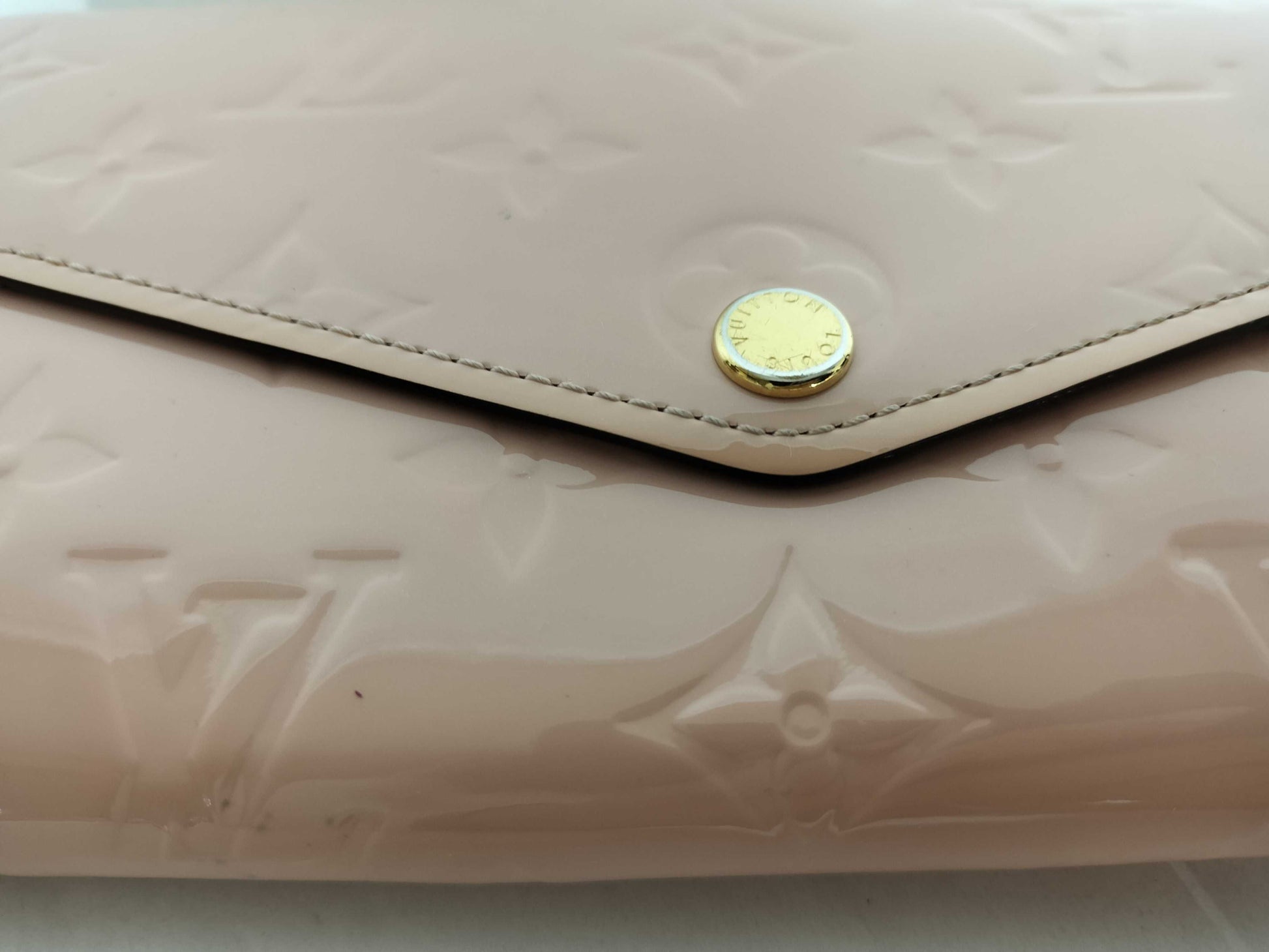 LOUIS VUITTON Vernis Pink Wallet
