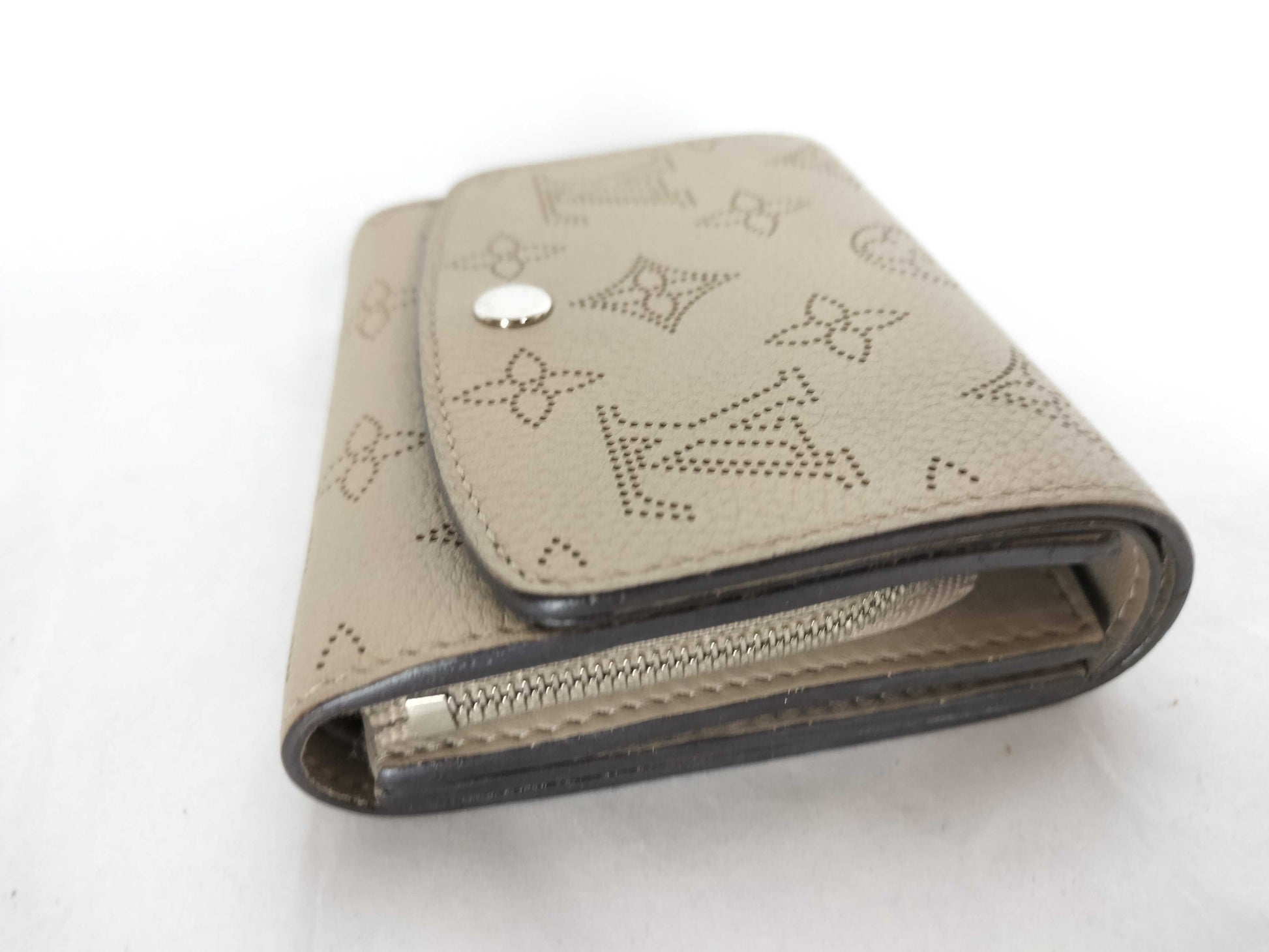 LOUIS VUITTON Monogram Mahina Iris Compact Wallet