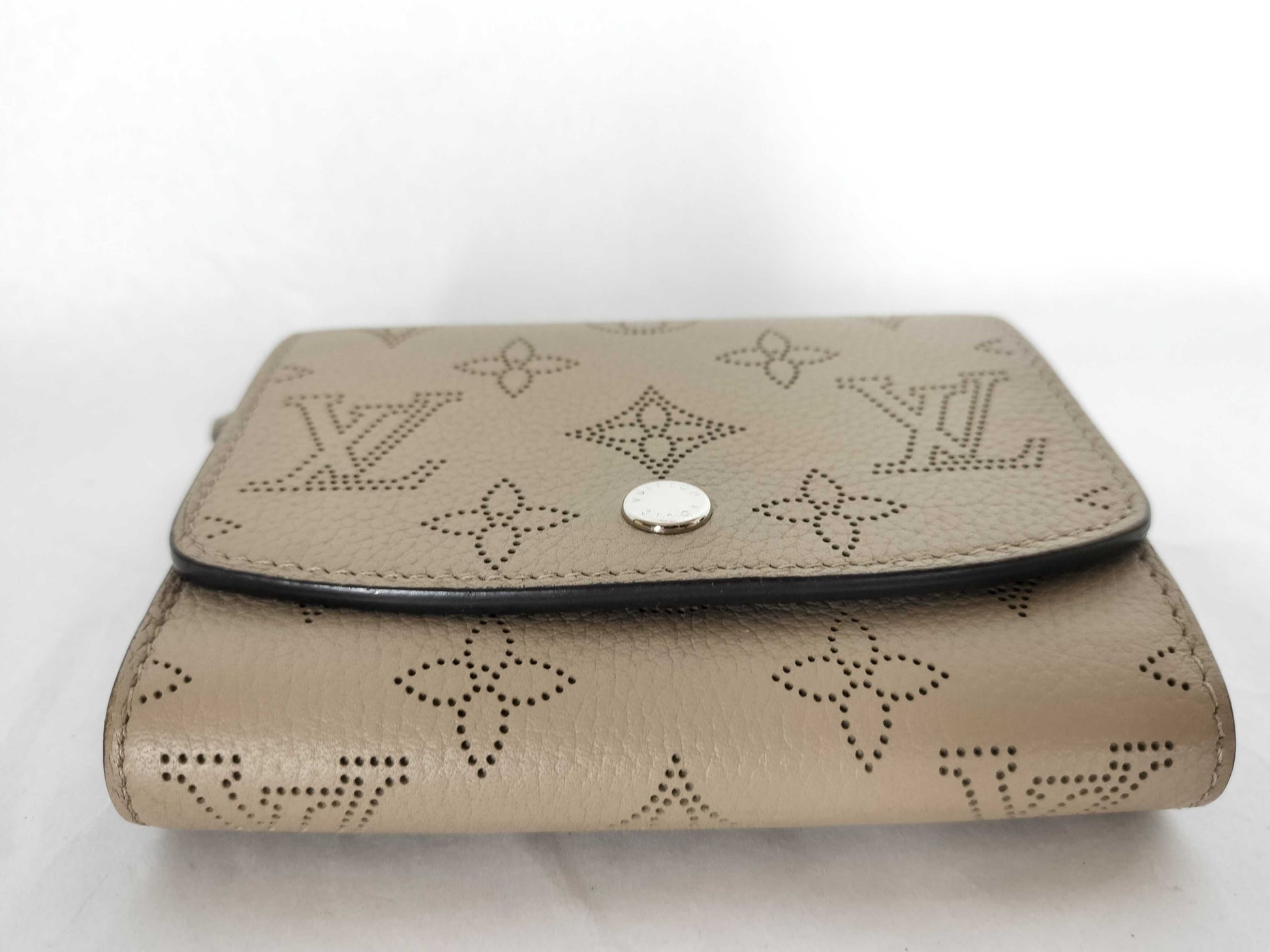 LOUIS VUITTON Monogram Mahina Iris Compact Wallet