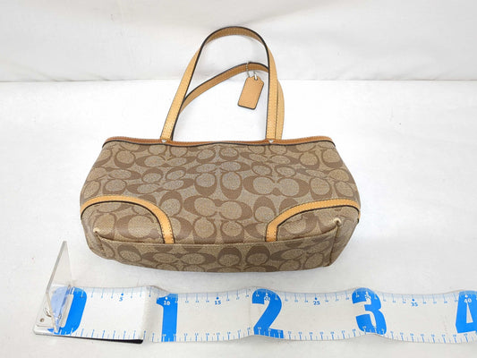 COACH Signature Coach Shoulder Bag/Handbag 4-Piece Set Shoulder Bag
