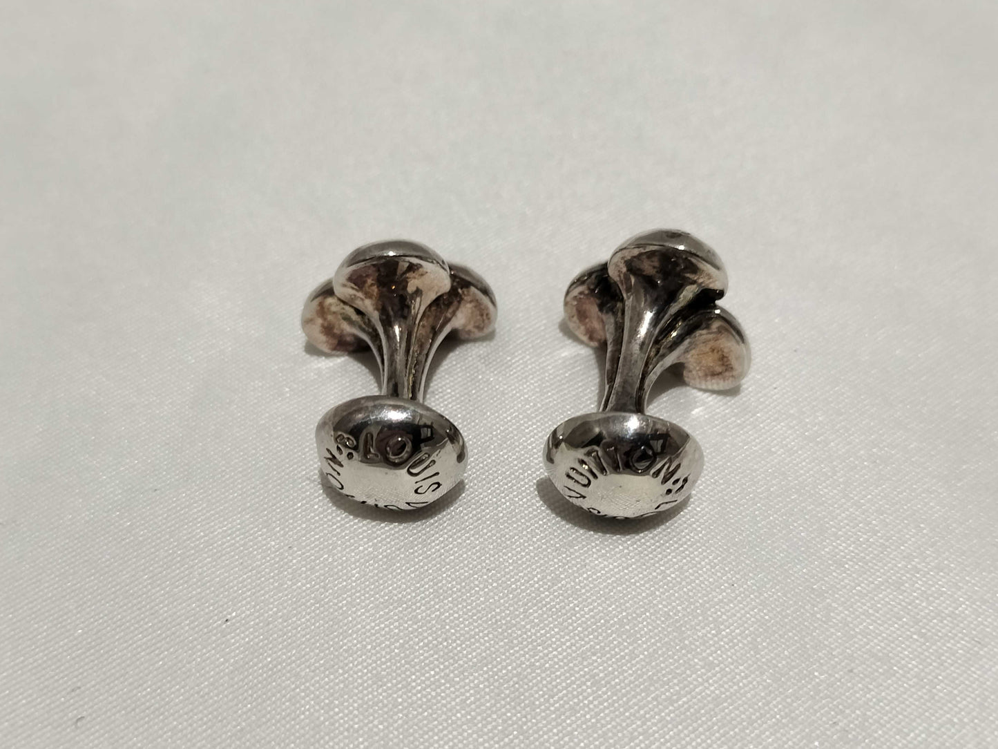 LOUIS VUITTON Bouton Deux Cufflinks Tie Clip/Cufflinks