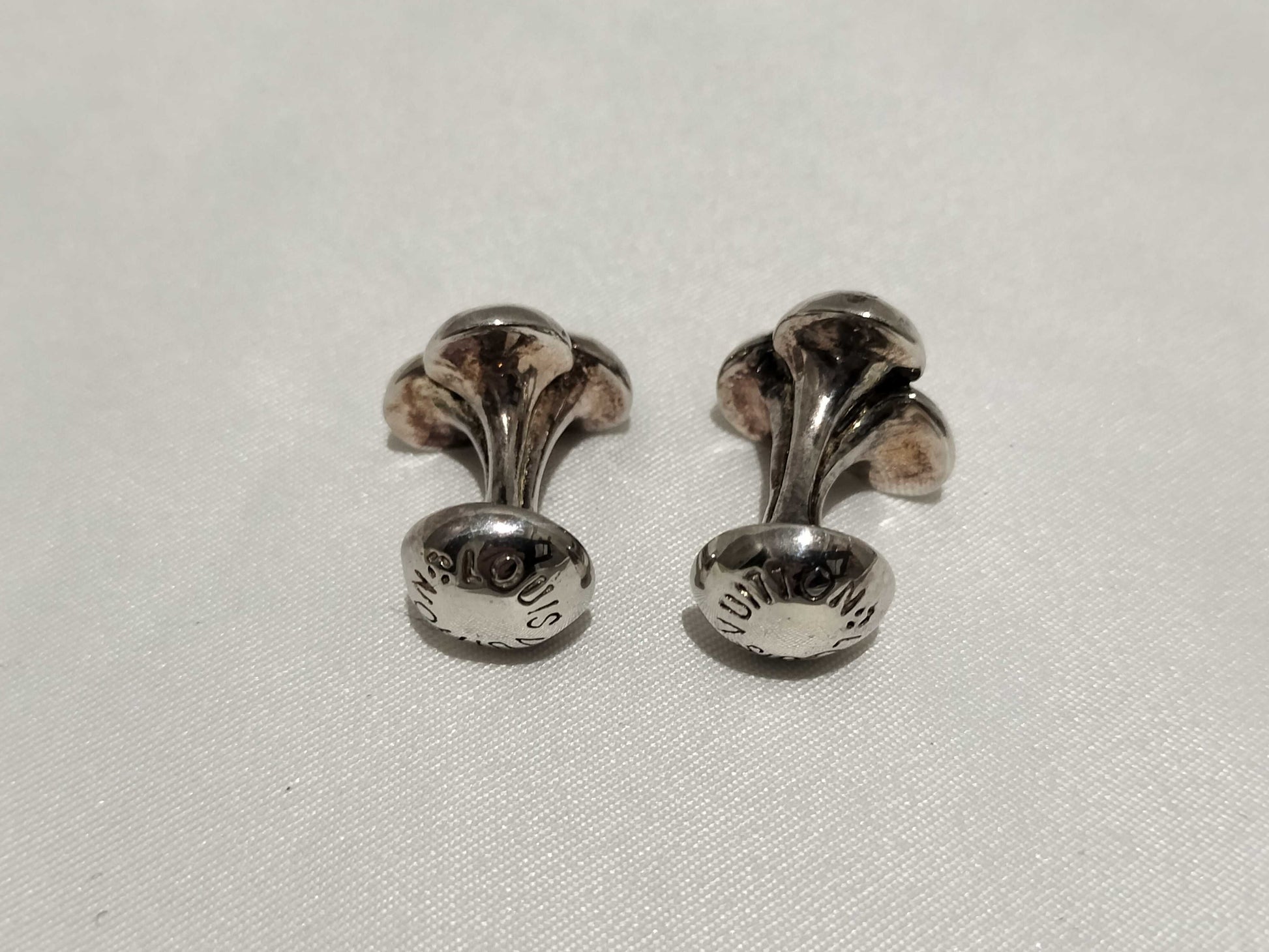 LOUIS VUITTON Bouton Deux Cufflinks Tie Clip/Cufflinks