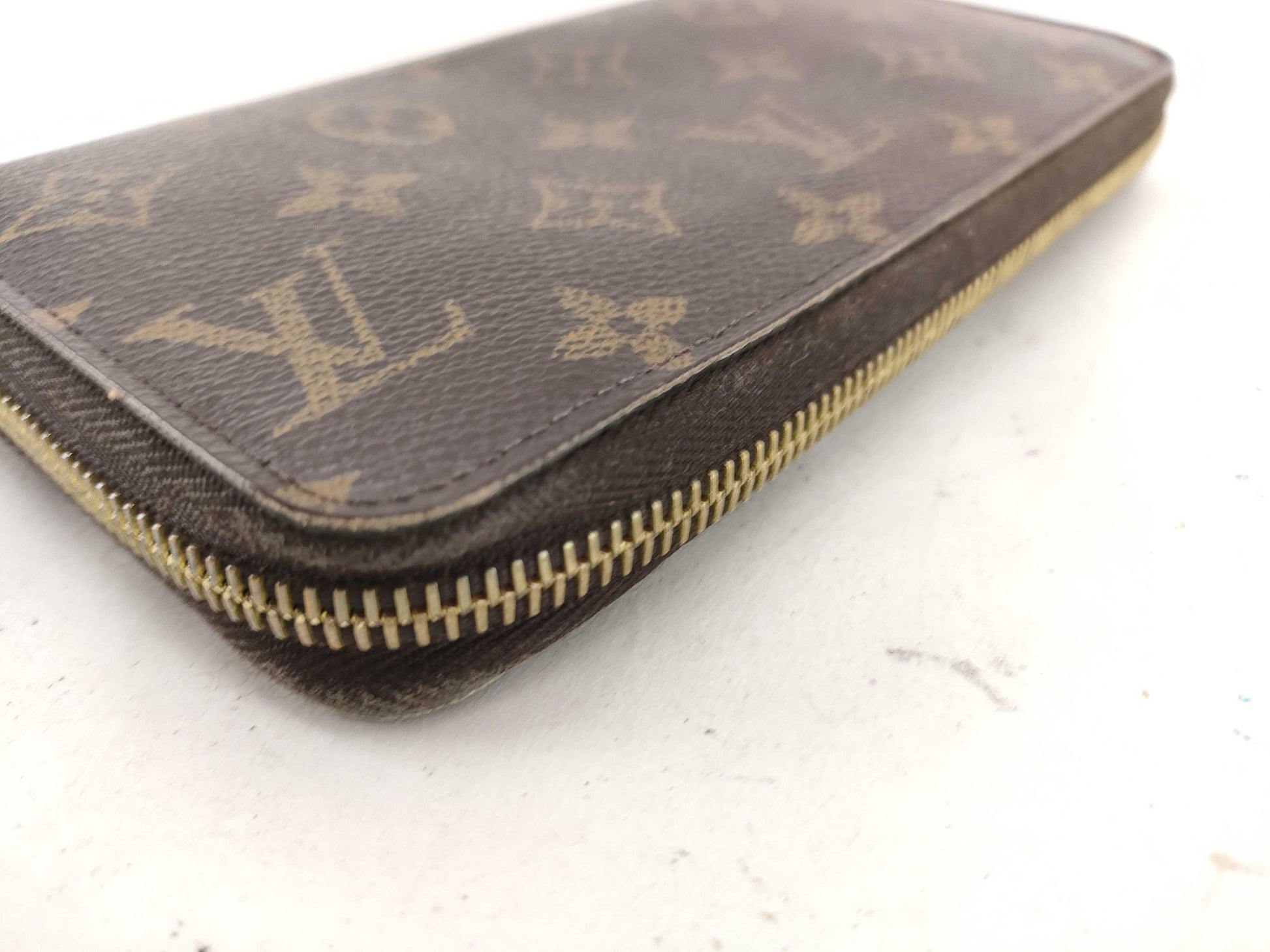 LOUIS VUITTON Monogram M60002 Zippy Wallet