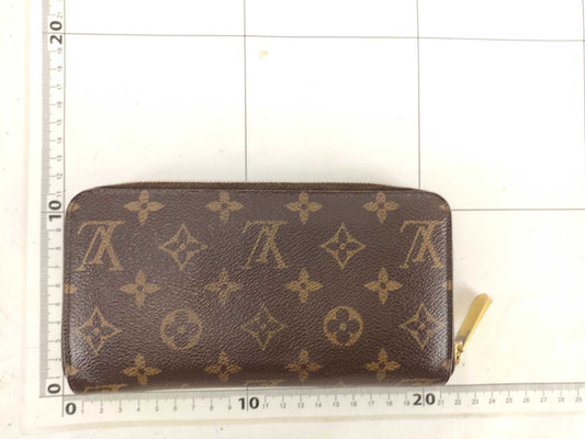 LOUIS VUITTON Monogram M60002 Zippy Wallet
