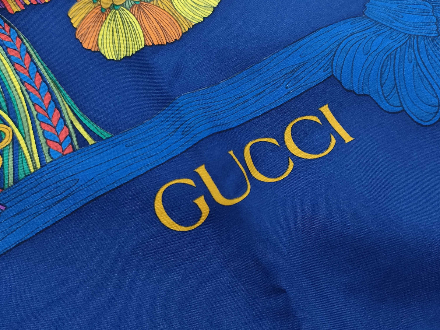 GUCCI fringe pattern scarf