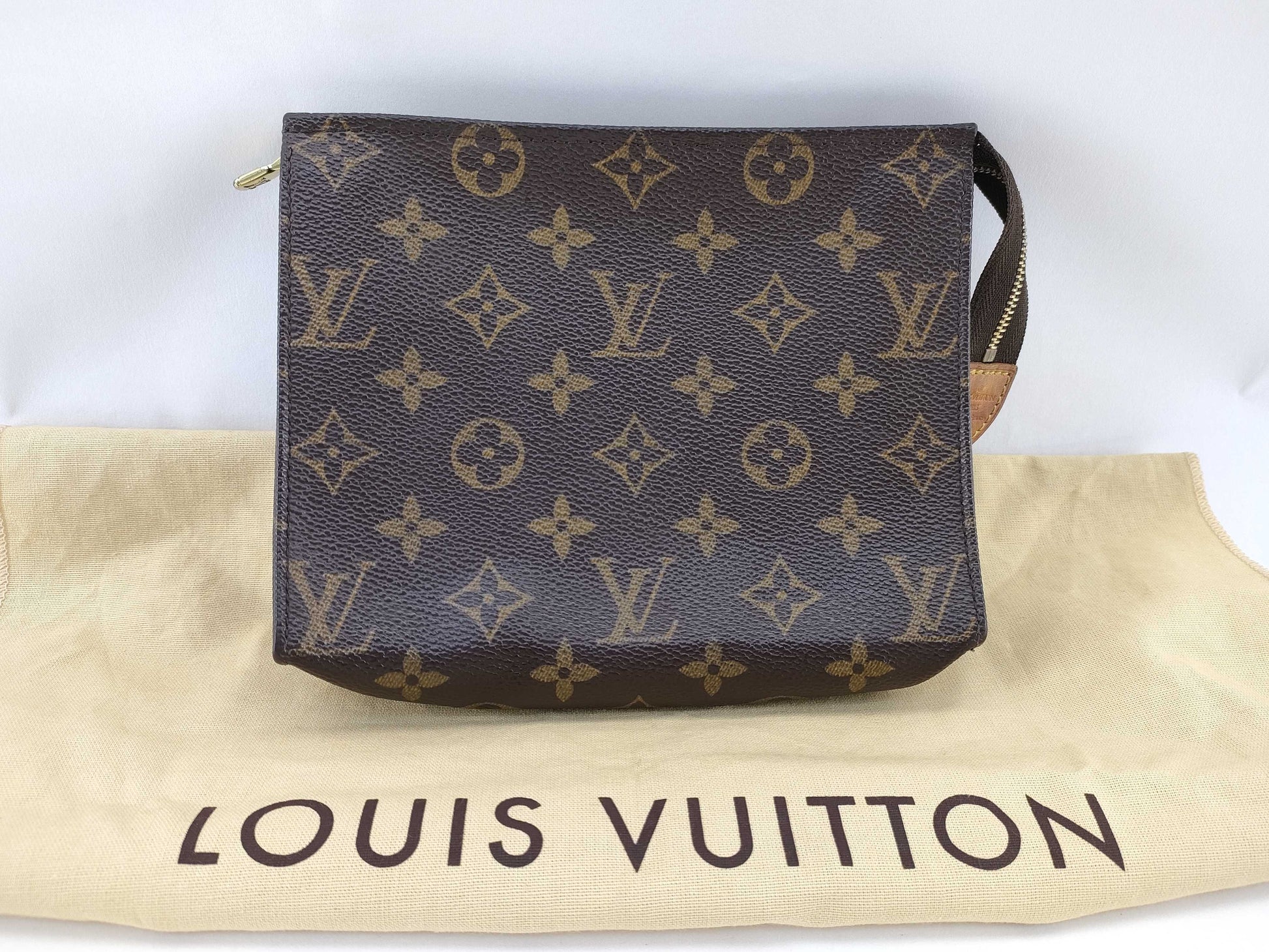 LOUIS VUITTON Monogram M47544 Poche Toilette 19 Other Accessories