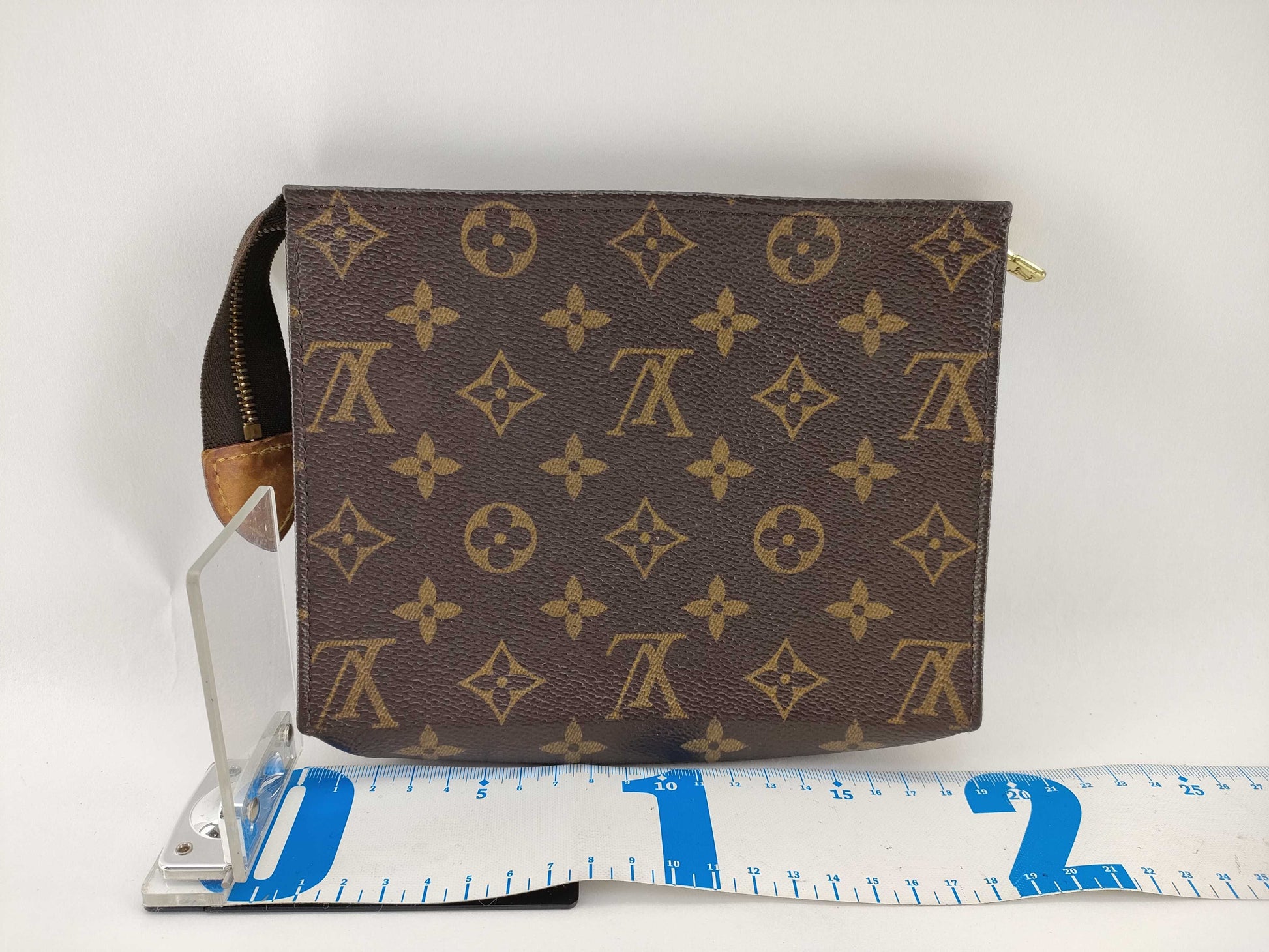LOUIS VUITTON Monogram M47544 Poche Toilette 19 Other Accessories
