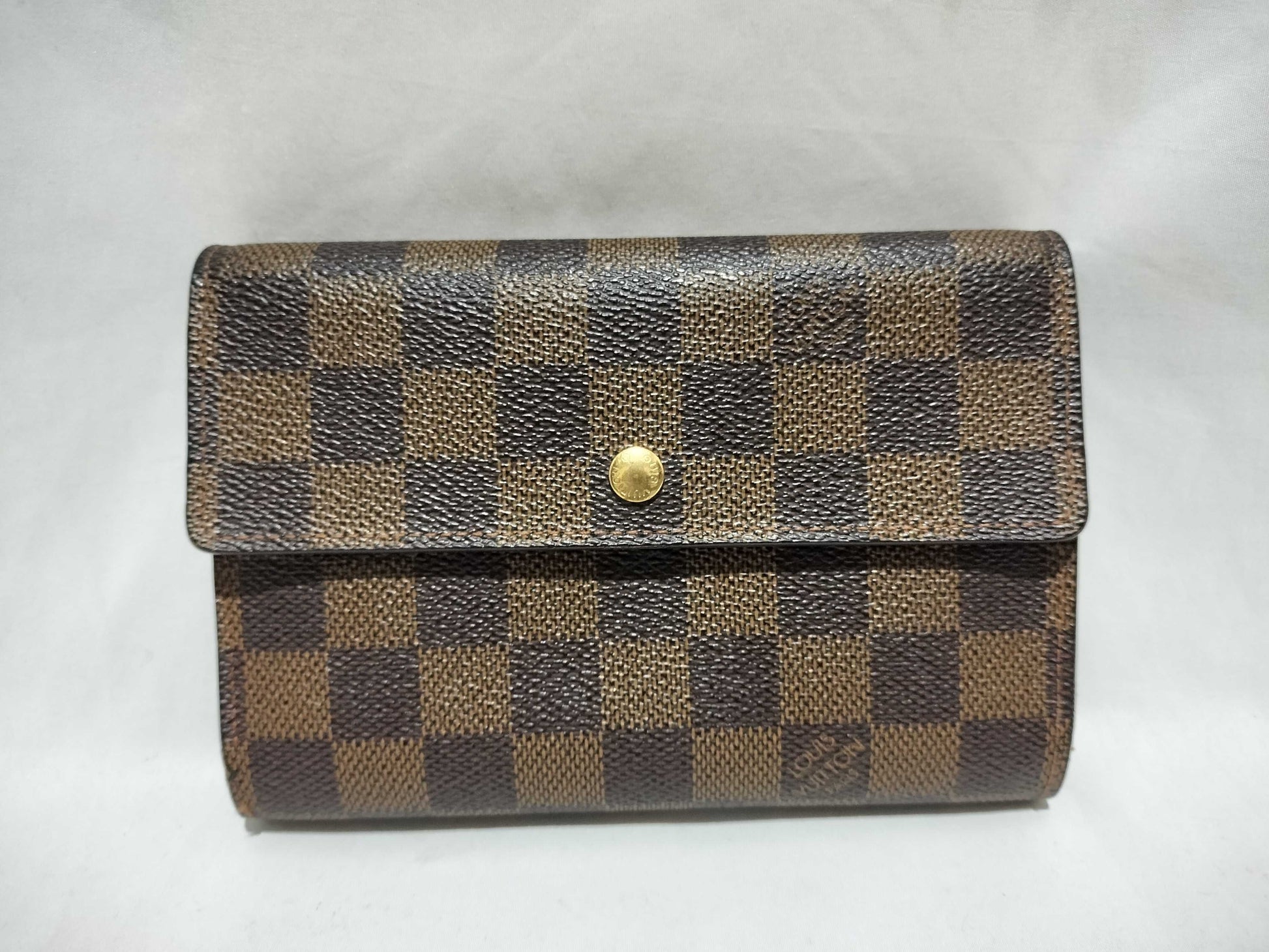 LOUIS VUITTON Damier Tri-fold Wallet