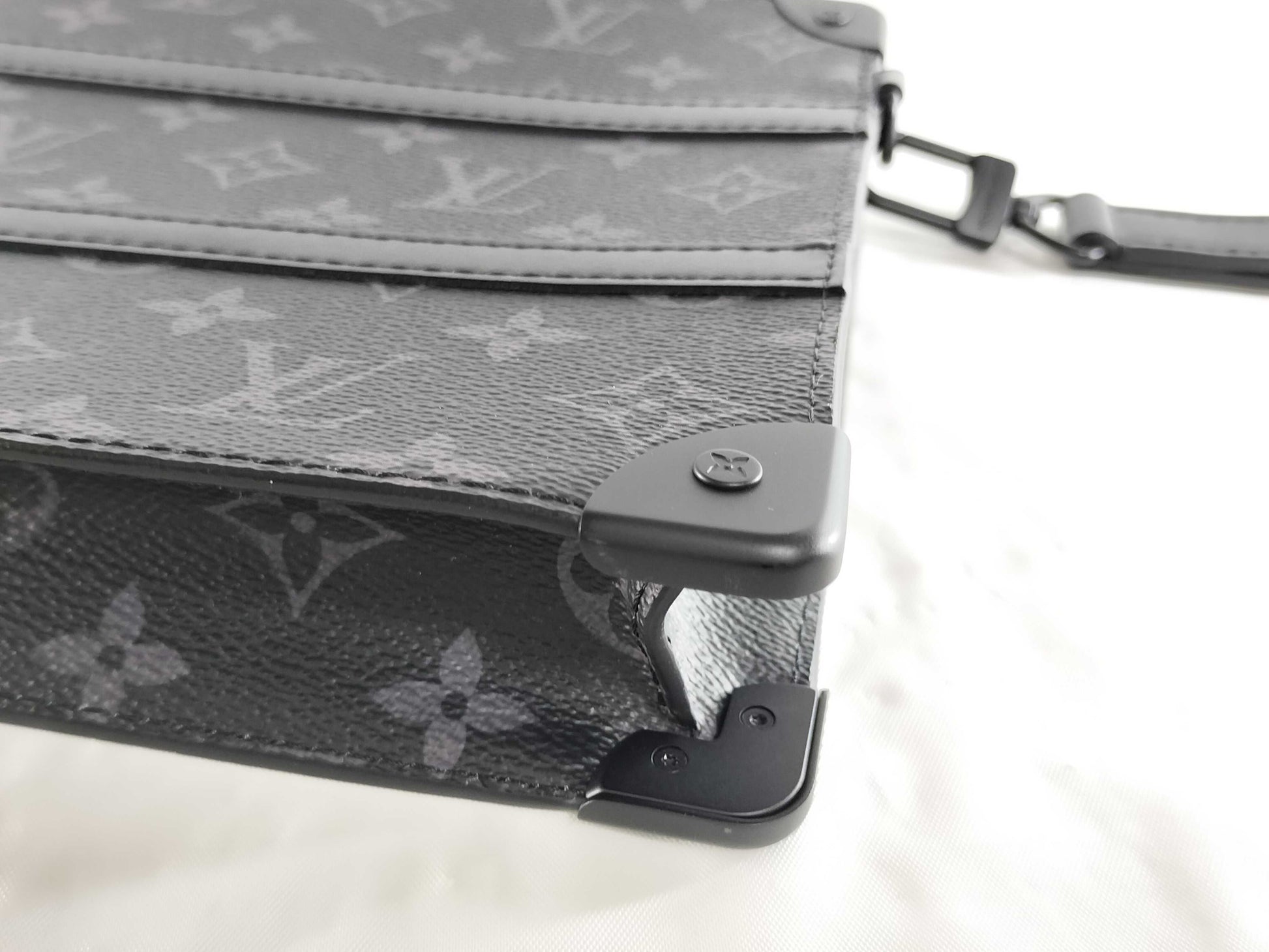 LOUIS VUITTON Trunk Pochette Second Bag