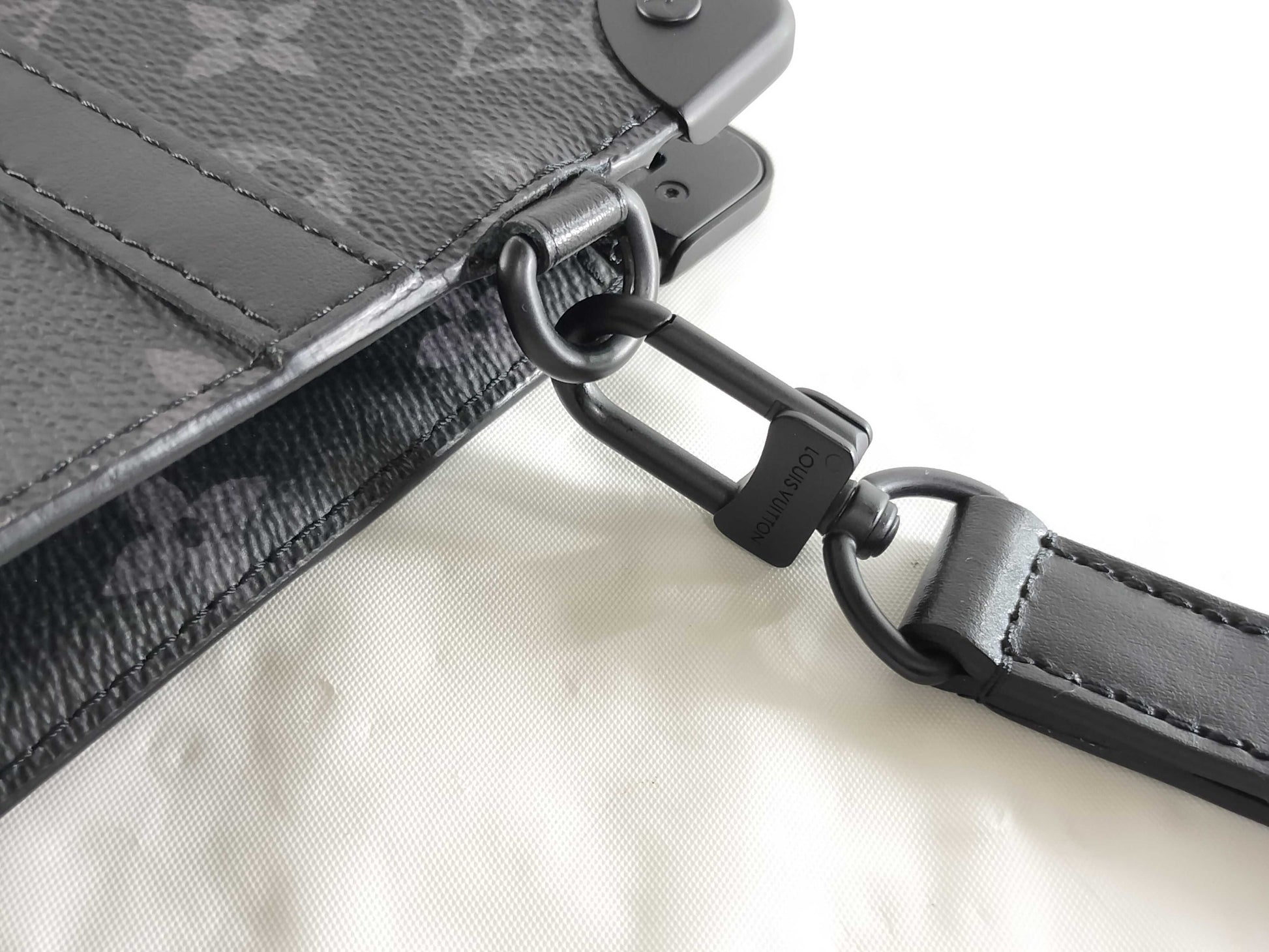 LOUIS VUITTON Trunk Pochette Second Bag