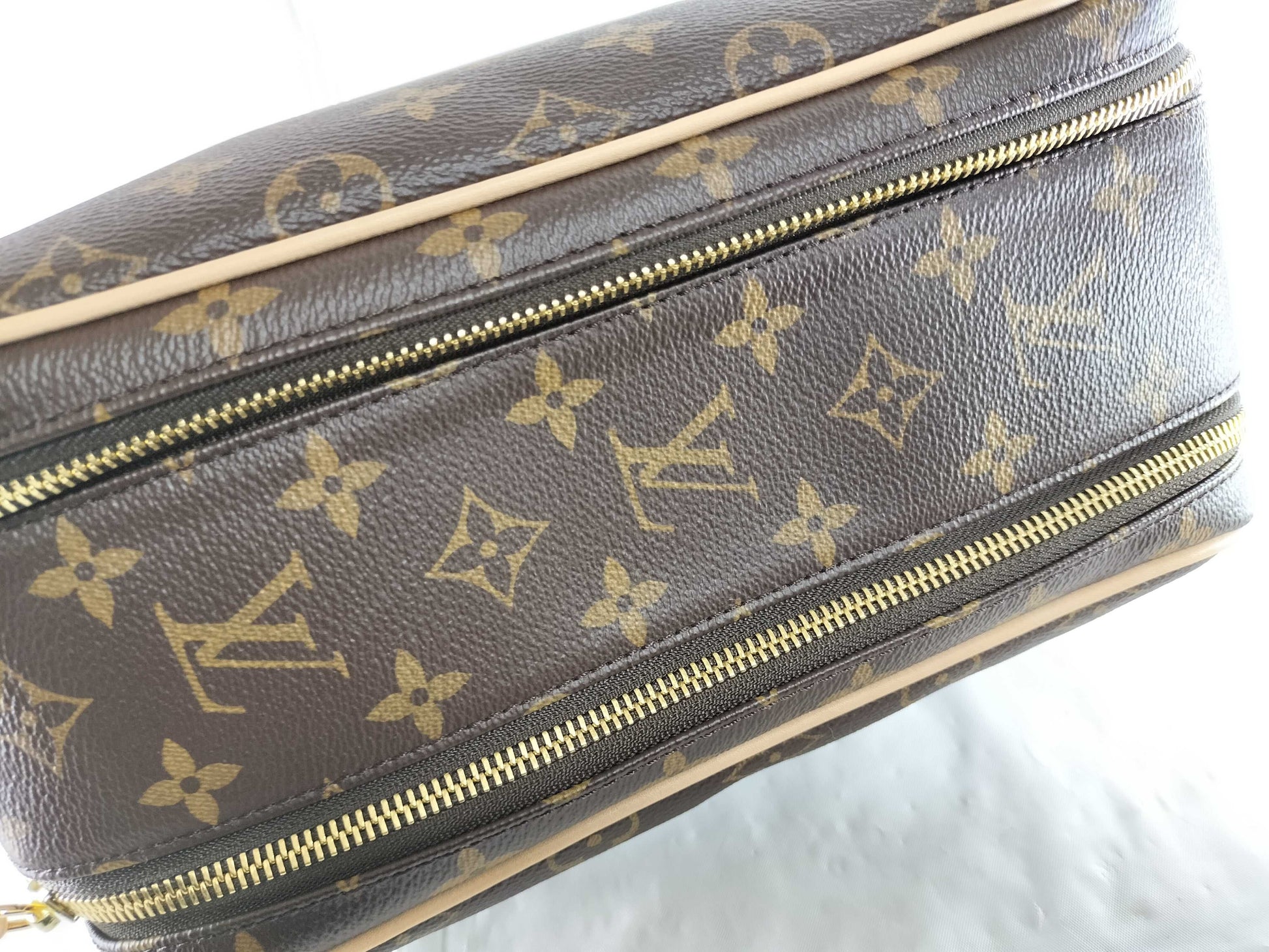 LOUIS VUITTON Monogram M44494 Dopp Kit Second Bag