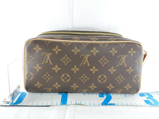 LOUIS VUITTON Monogram M44494 Dopp Kit Second Bag