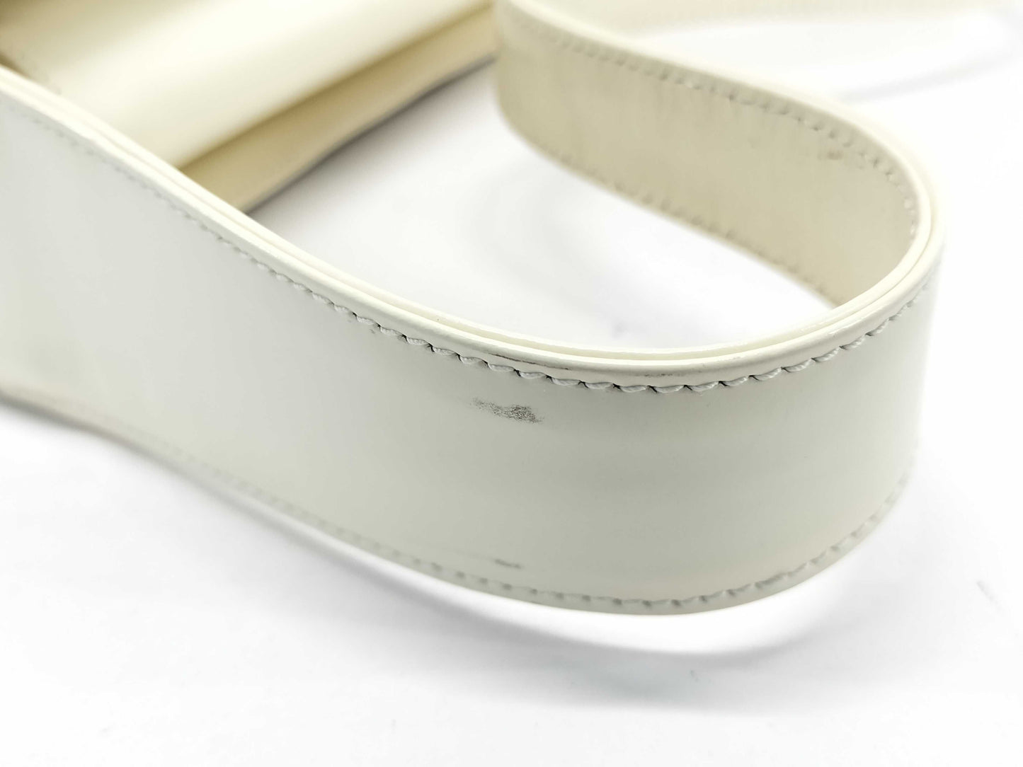 GUCCI 000・1186・0506 Enamel Shoulder Bag