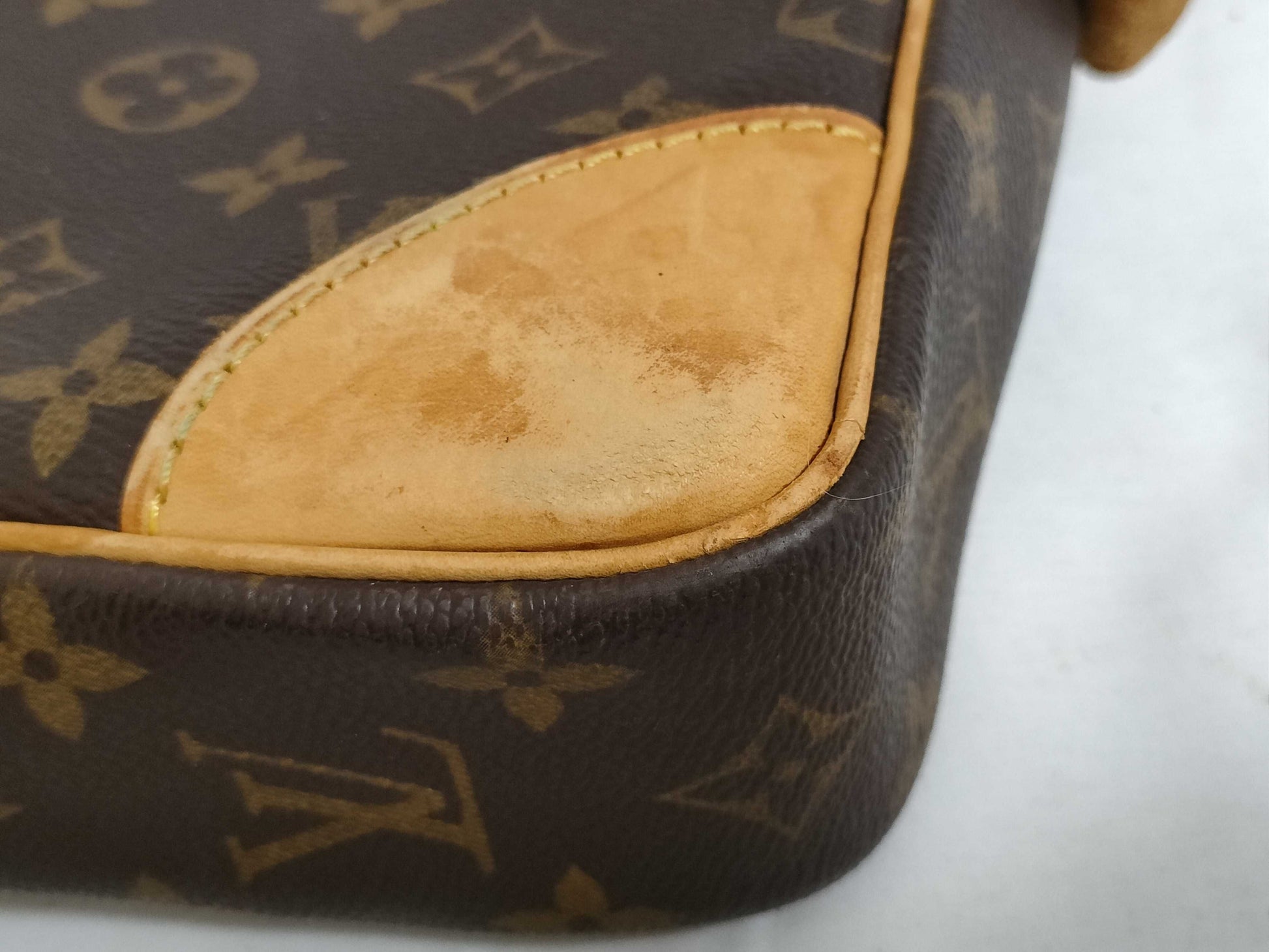 LOUIS VUITTON Monogram M53361 Porto Document Voyage Handbag