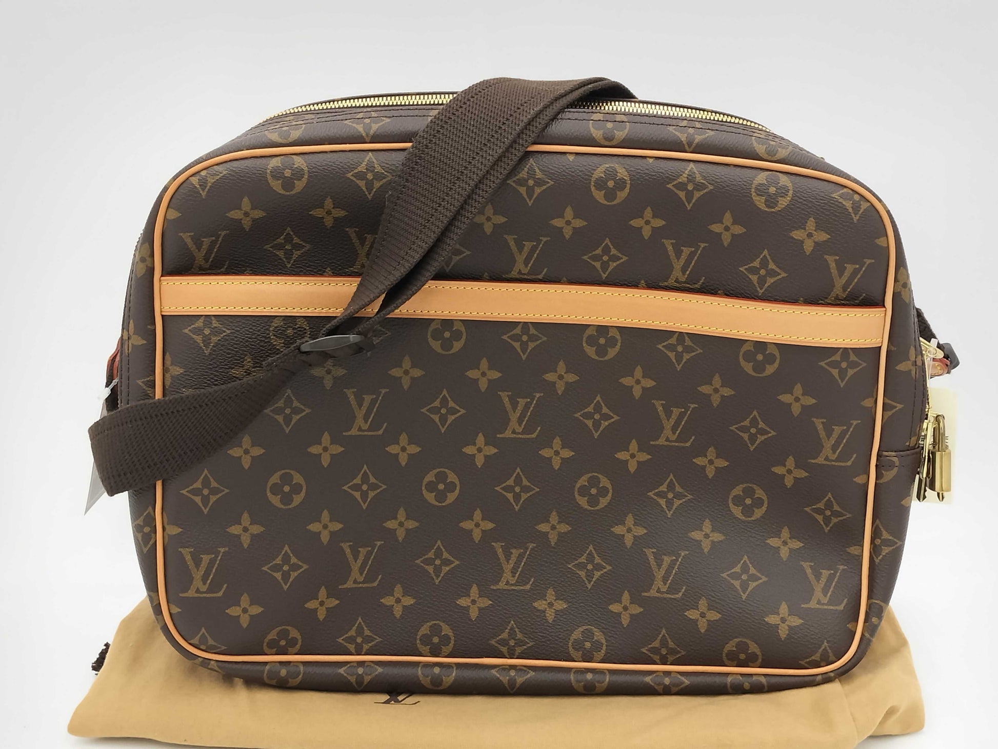 LOUIS VUITTON Monogram 257114427) M45252 Reporter GM Shoulder Bag
