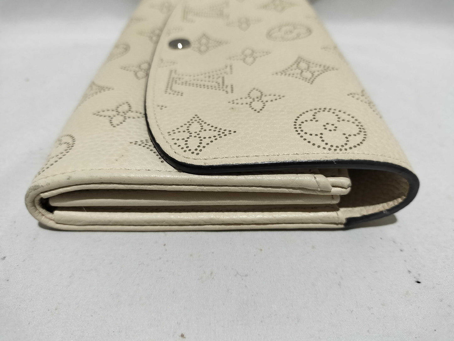 LOUIS VUITTON Monogram Mahina Portefeuille Iris Wallet