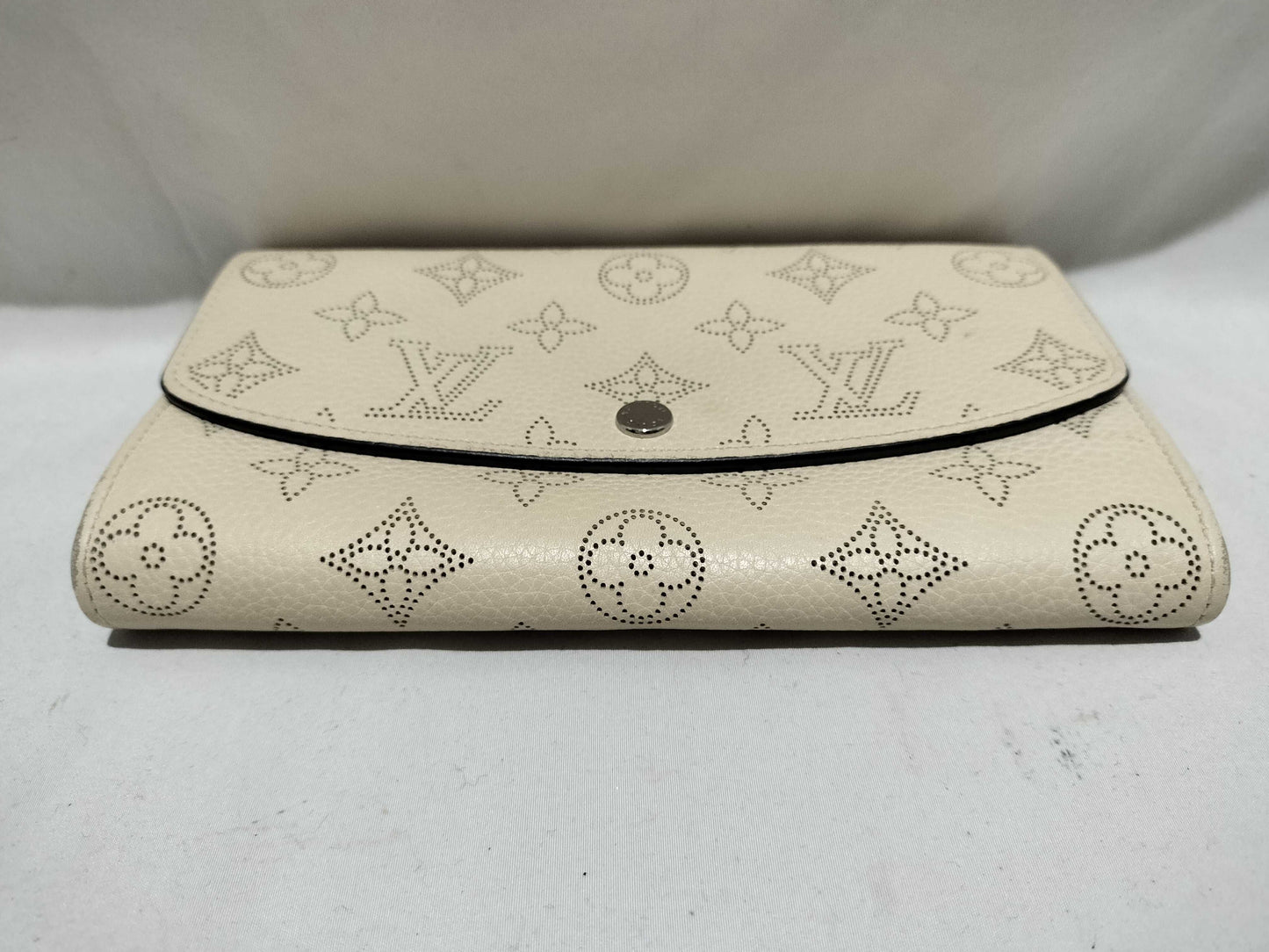 LOUIS VUITTON Monogram Mahina Portefeuille Iris Wallet