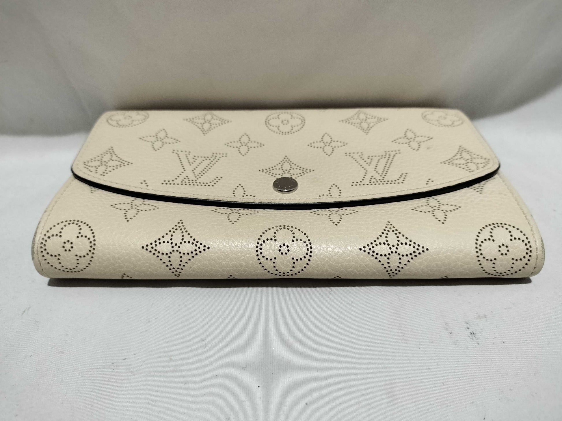 LOUIS VUITTON Monogram Mahina Portefeuille Iris Wallet