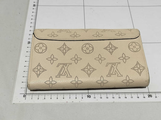 LOUIS VUITTON Monogram Mahina Portefeuille Iris Wallet