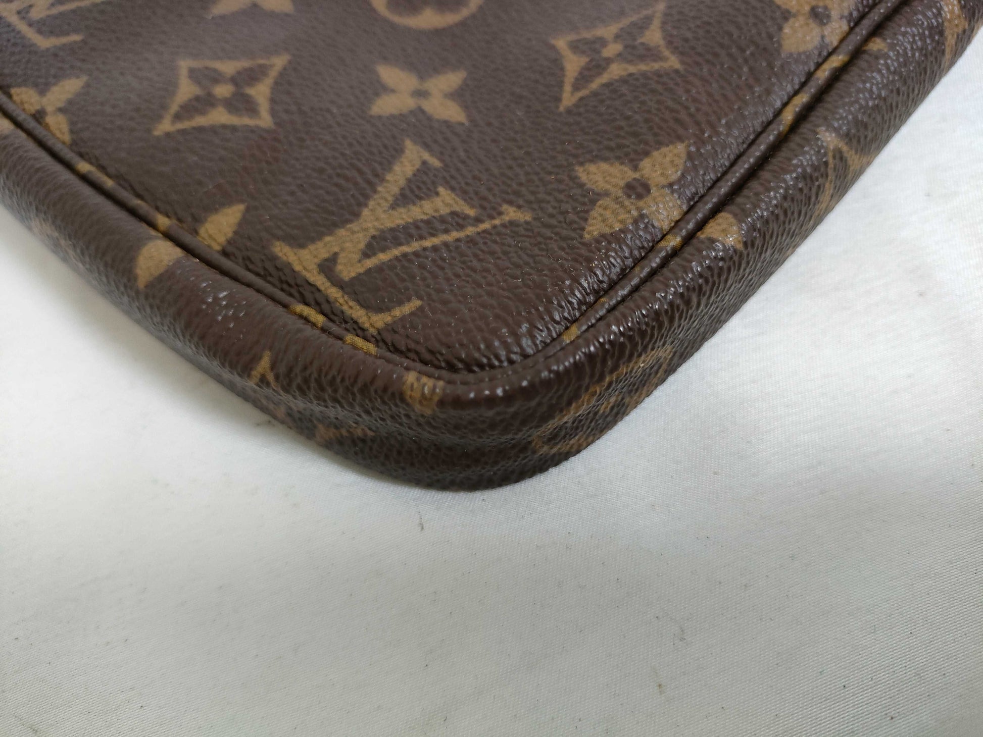 LOUIS VUITTON Monogram Pochette Accessoires M51980 Pouch