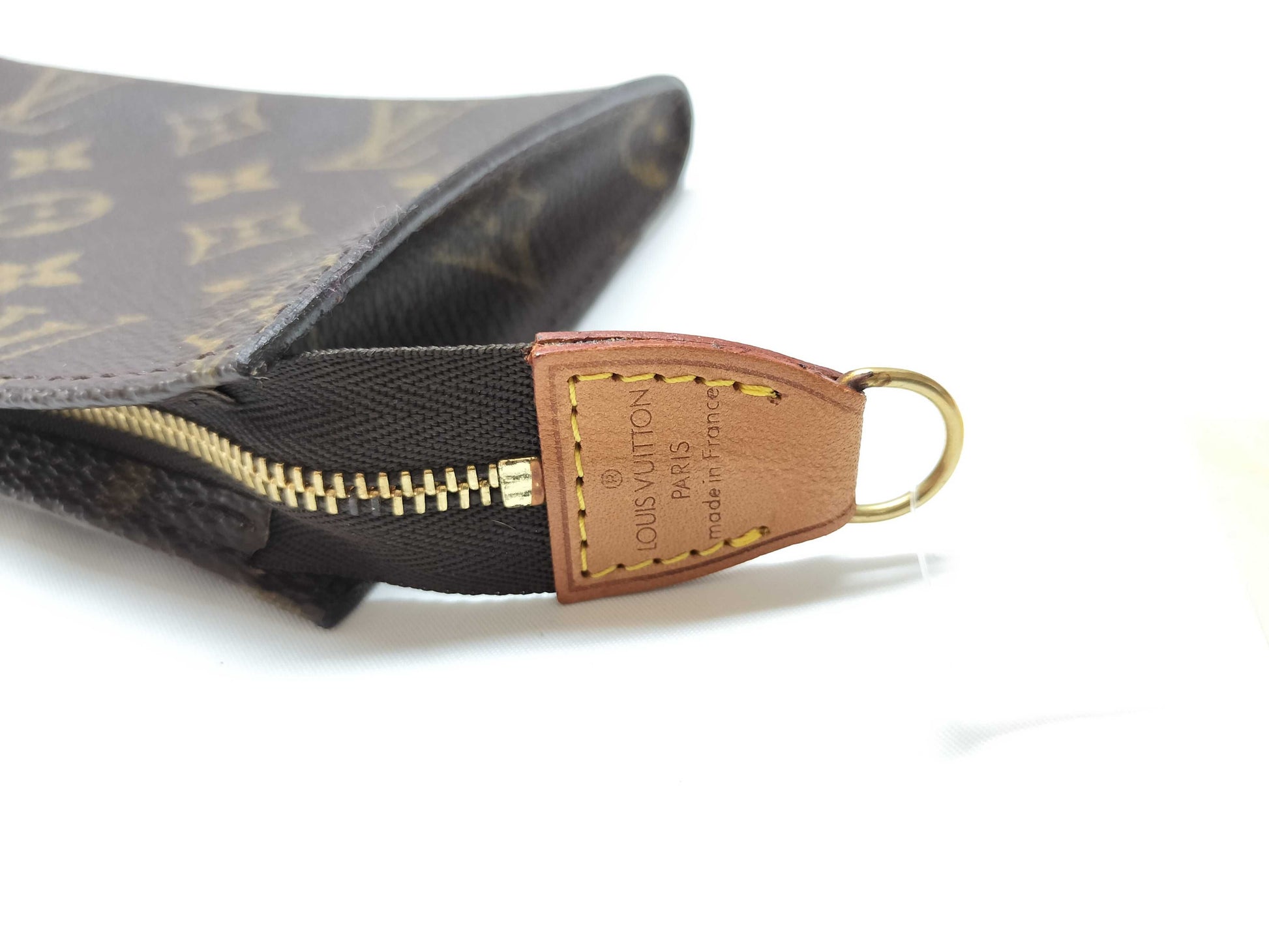 LOUIS VUITTON Monogram Bucket Pouch Pouch