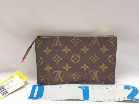 LOUIS VUITTON Monogram Bucket Pouch Pouch