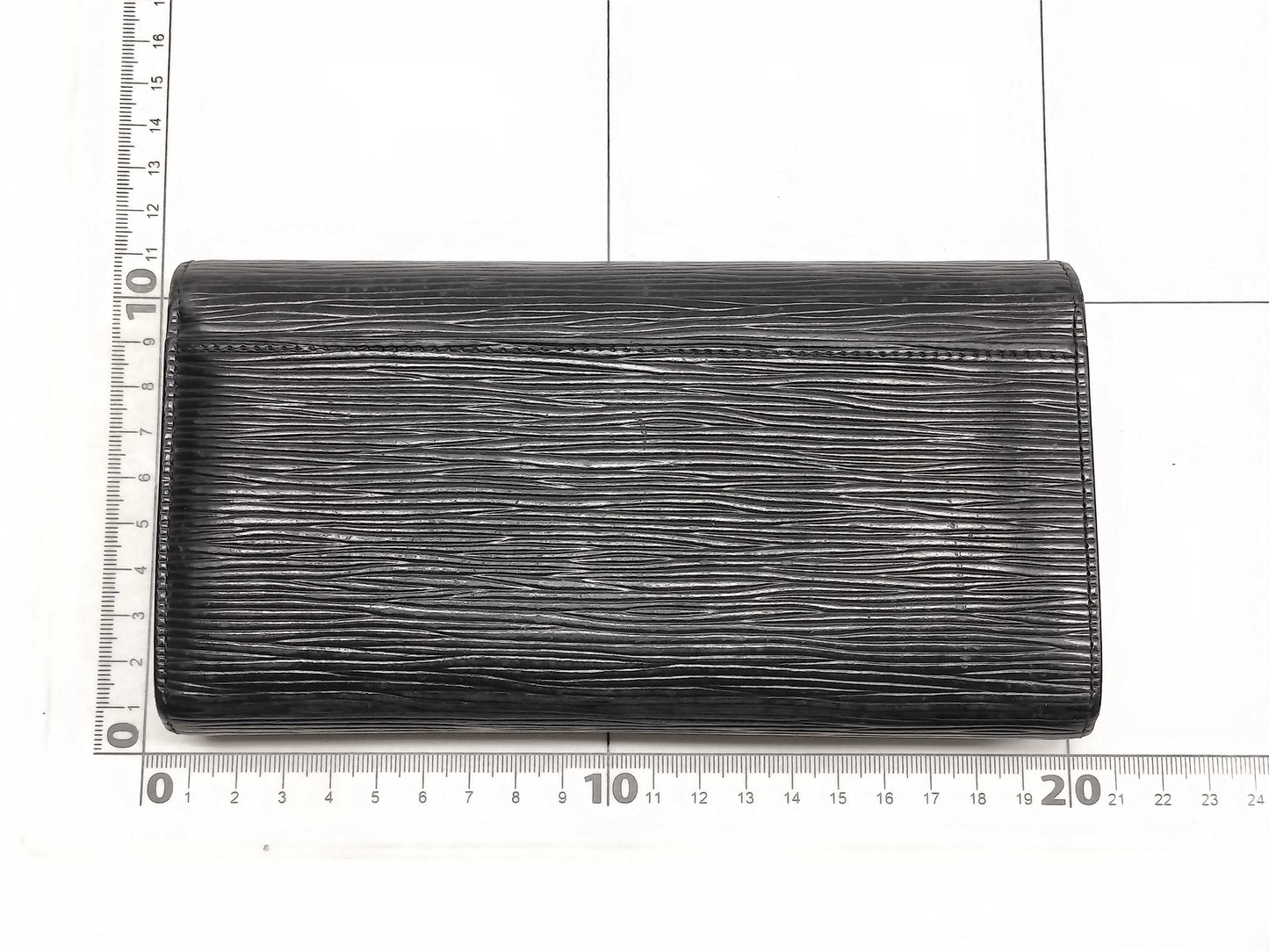 LOUIS VUITTON Epi Portefeuille Sarah Wallet