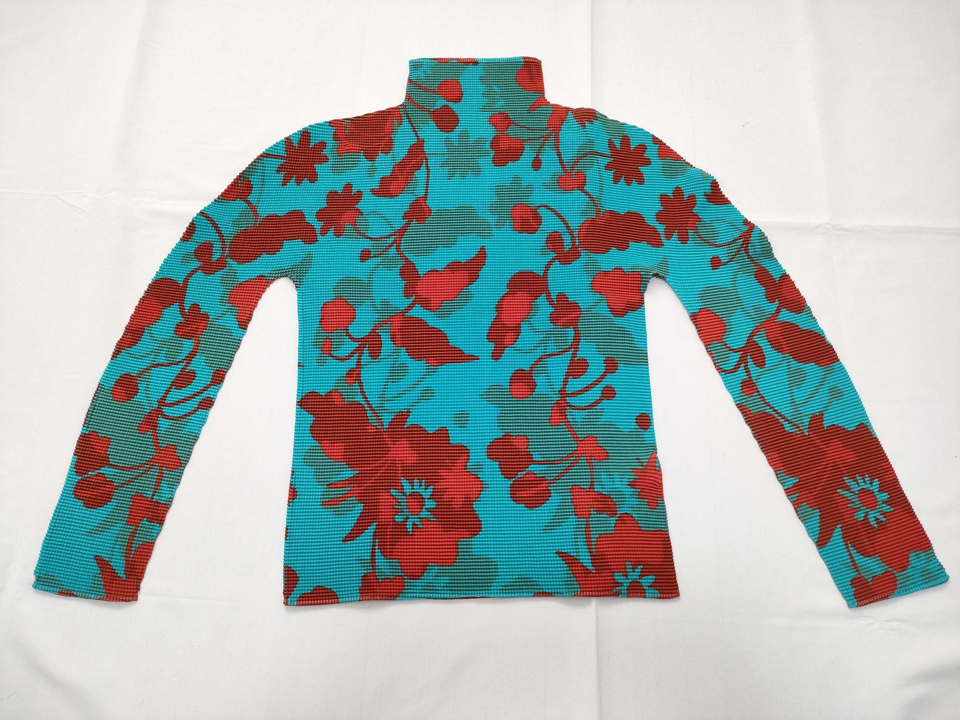 ISSEY MIYAKE Pleated Floral Top