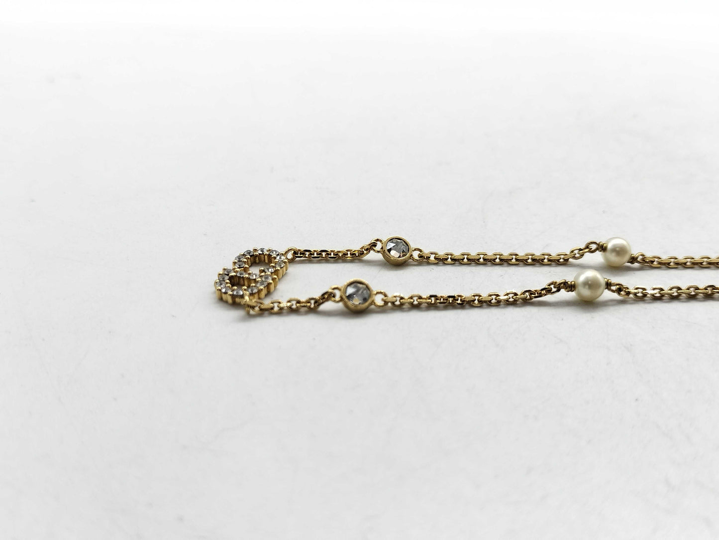 Dior logo necklace necklace