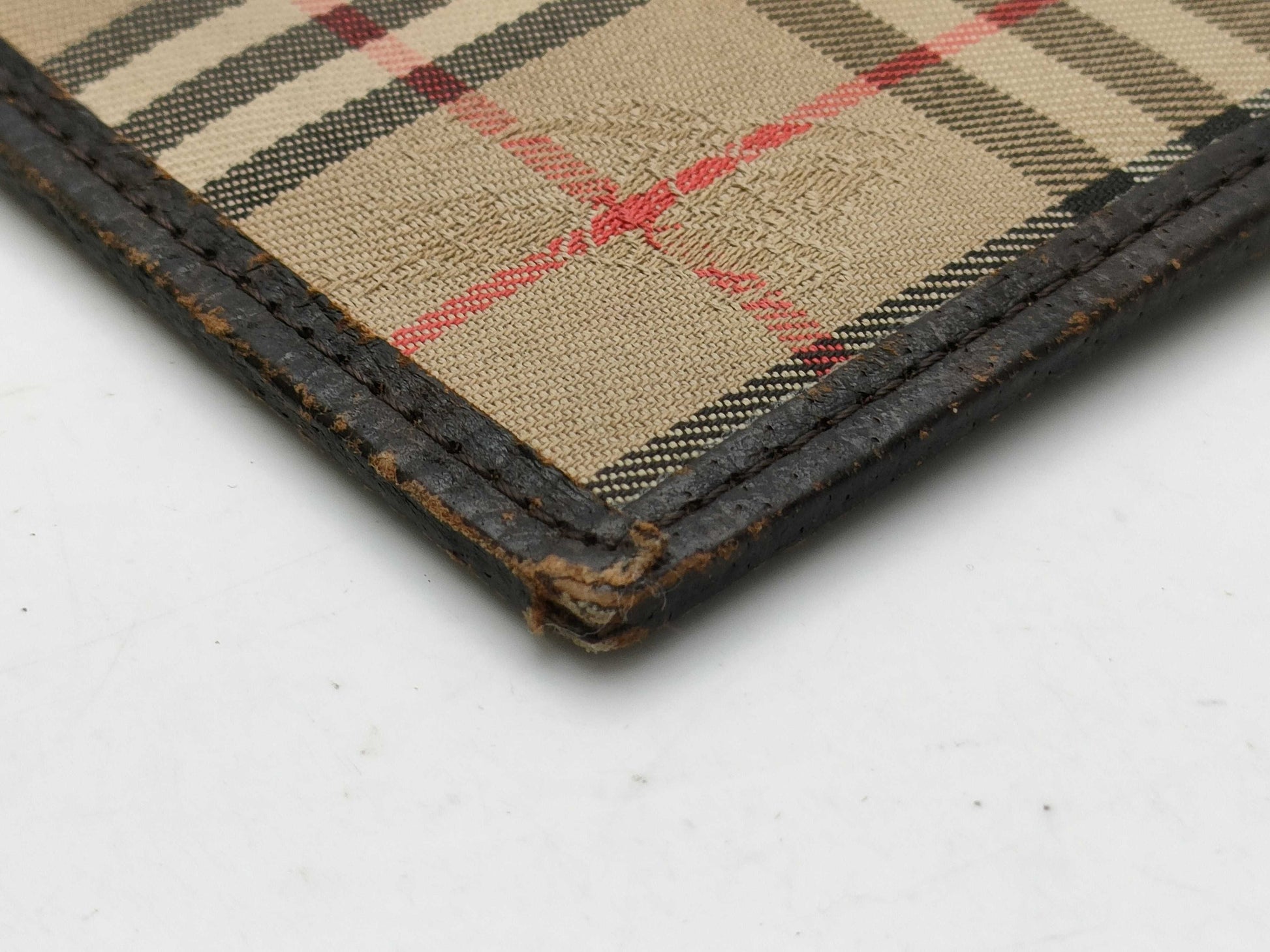 GUCCI Gucci/Burberry 2-Piece Wallet Set