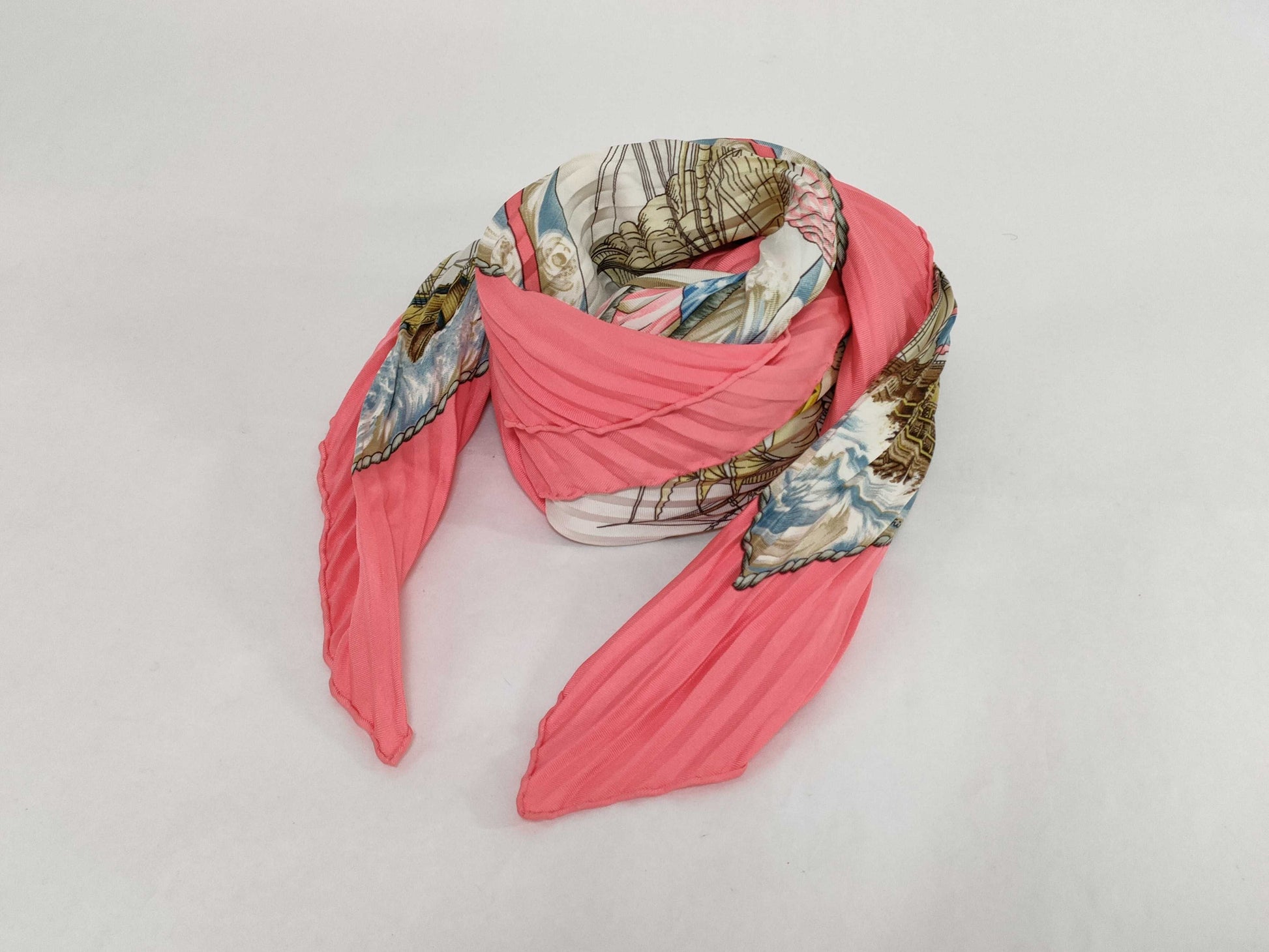 HERMES Carré Pleated Carré Wind Blow Scarf