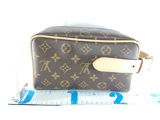 LOUIS VUITTON Monogram M83112 Locker Dopp Kit Second Bag