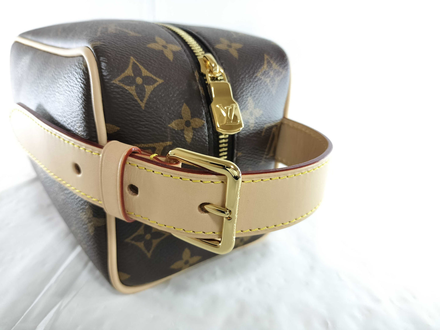 LOUIS VUITTON Monogram M83112 Locker Dopp Kit Second Bag