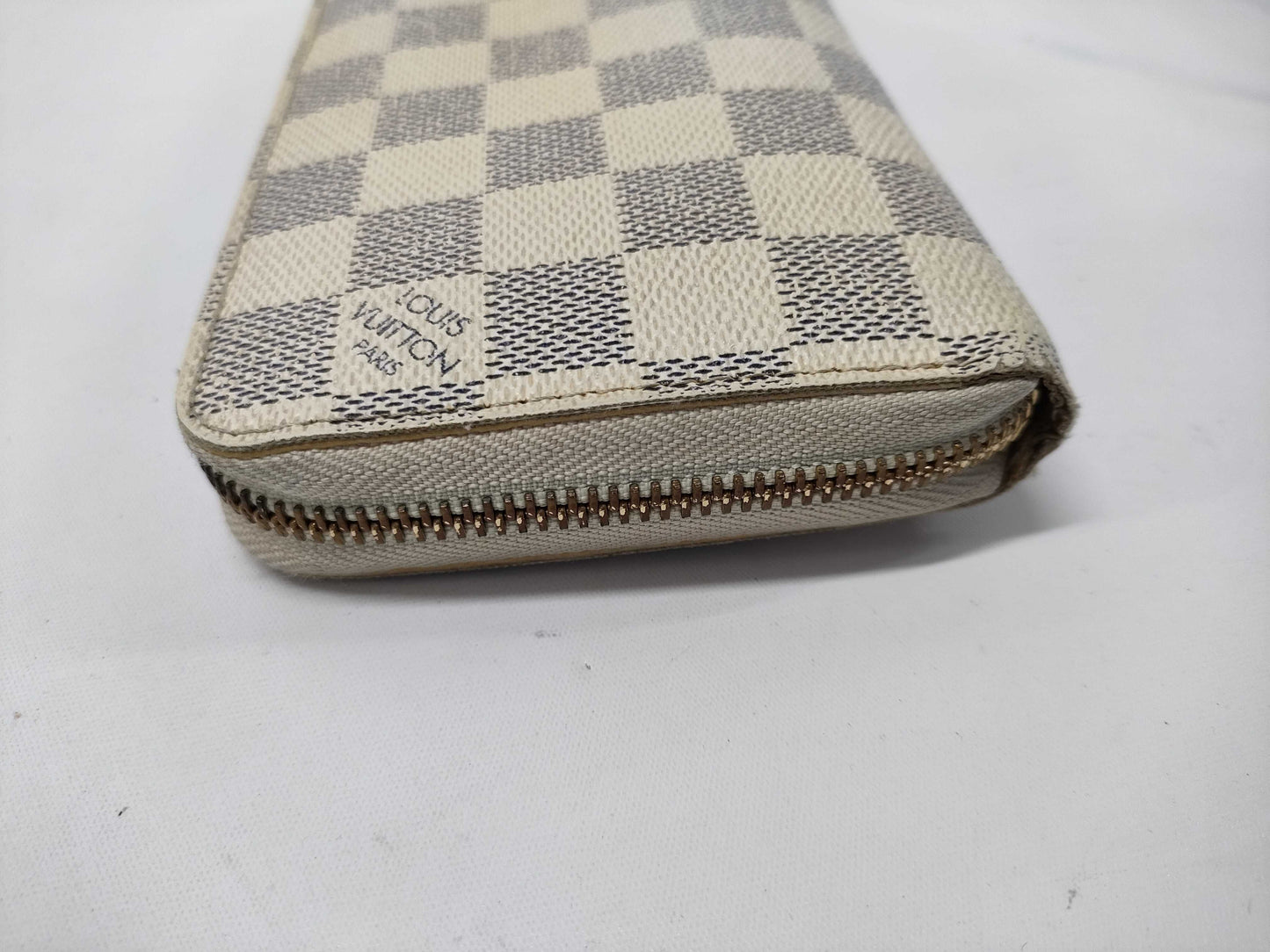 LOUIS VUITTON Damier Azur Zippy Wallet