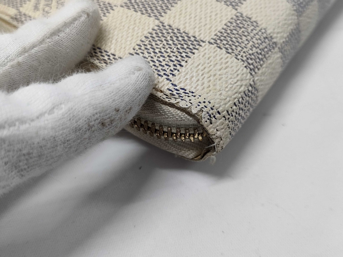LOUIS VUITTON Damier Azur Zippy Wallet