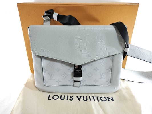LOUIS VUITTON M30411 Taiga Rama Flap Messenger Antarctica Shoulder Bag