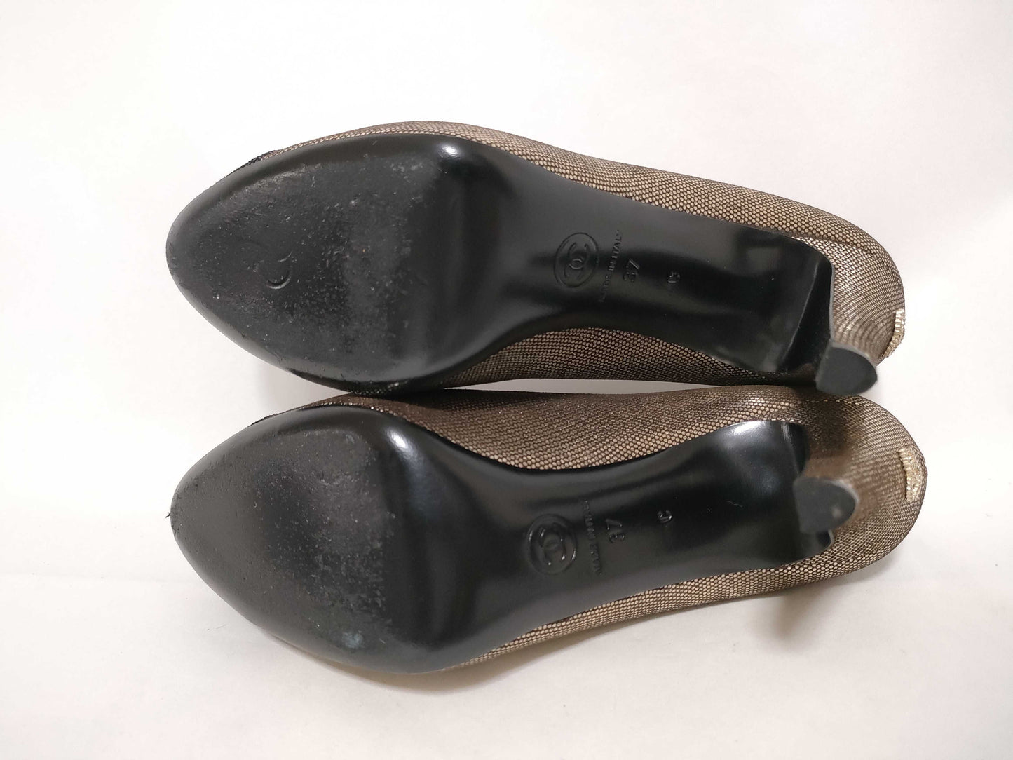 CHANEL Heel Coco Mark Pumps